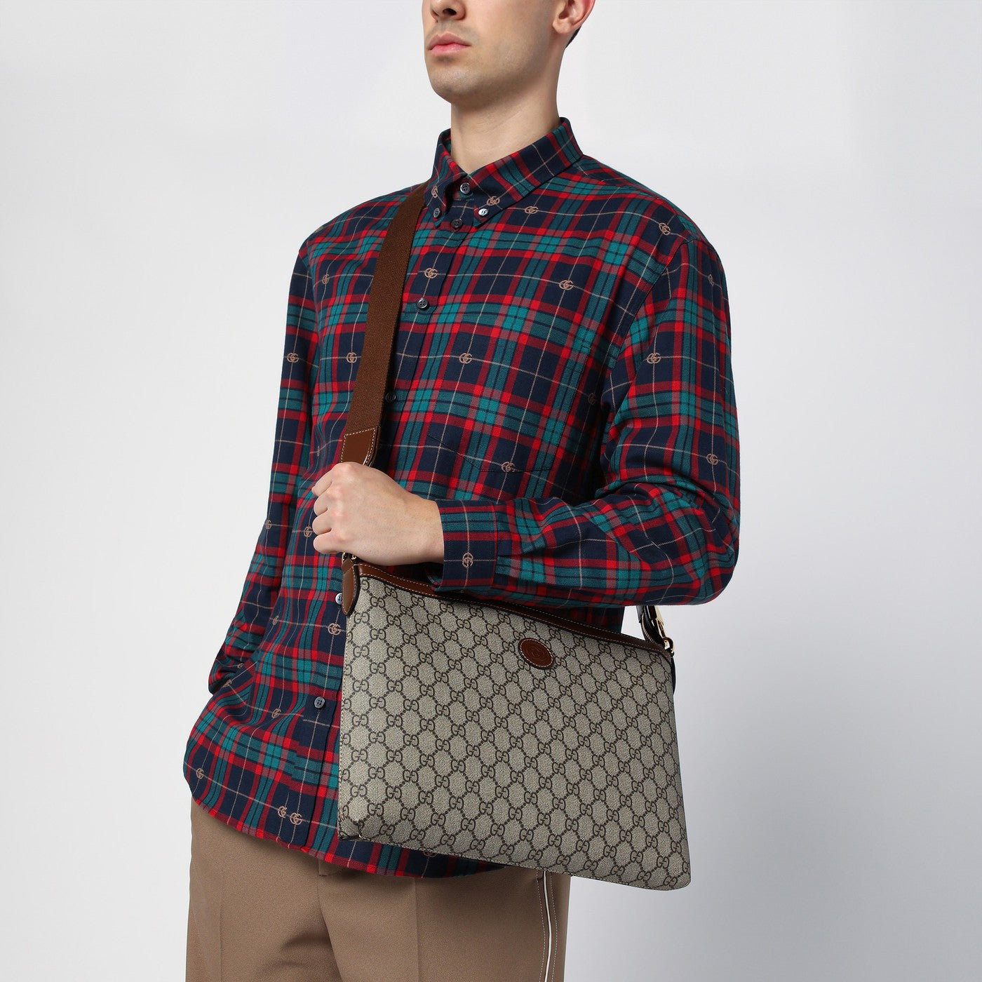 Borsa a tracolla piccola in tessuto GG beige ed ebano