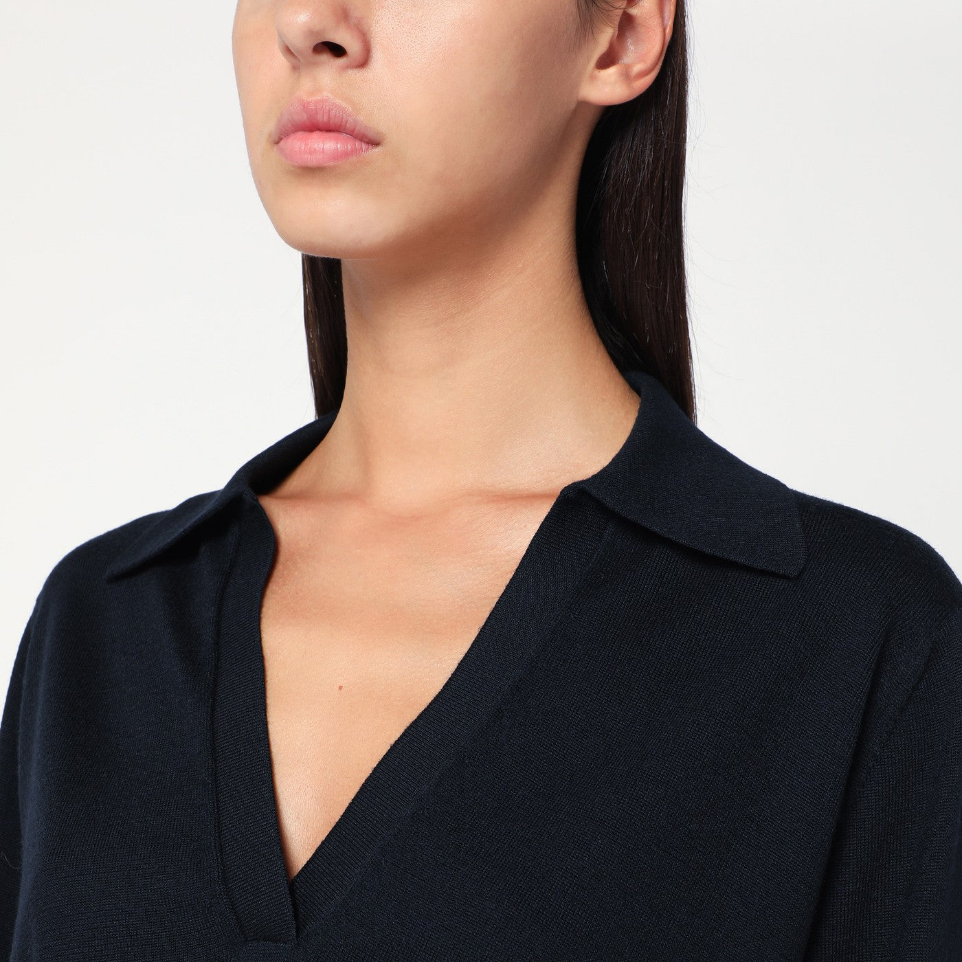 Marineblauer Wollpullover