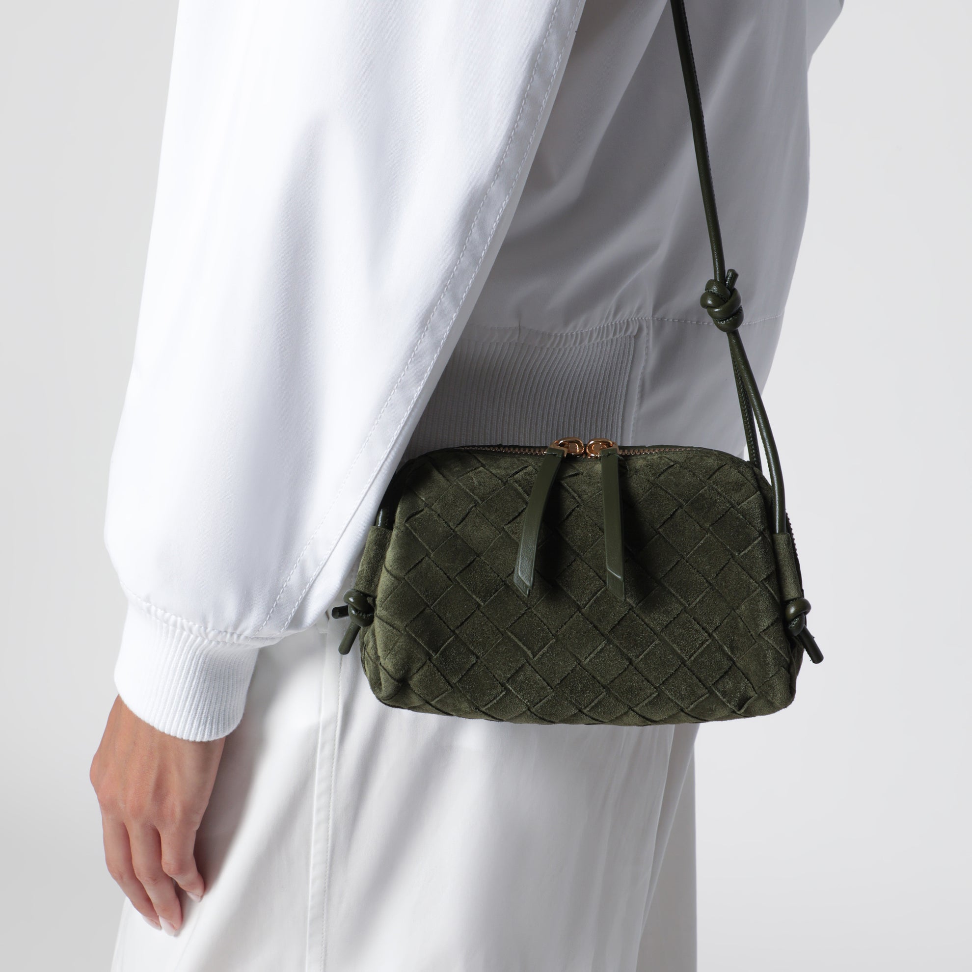 Concert woven leather pouch in green