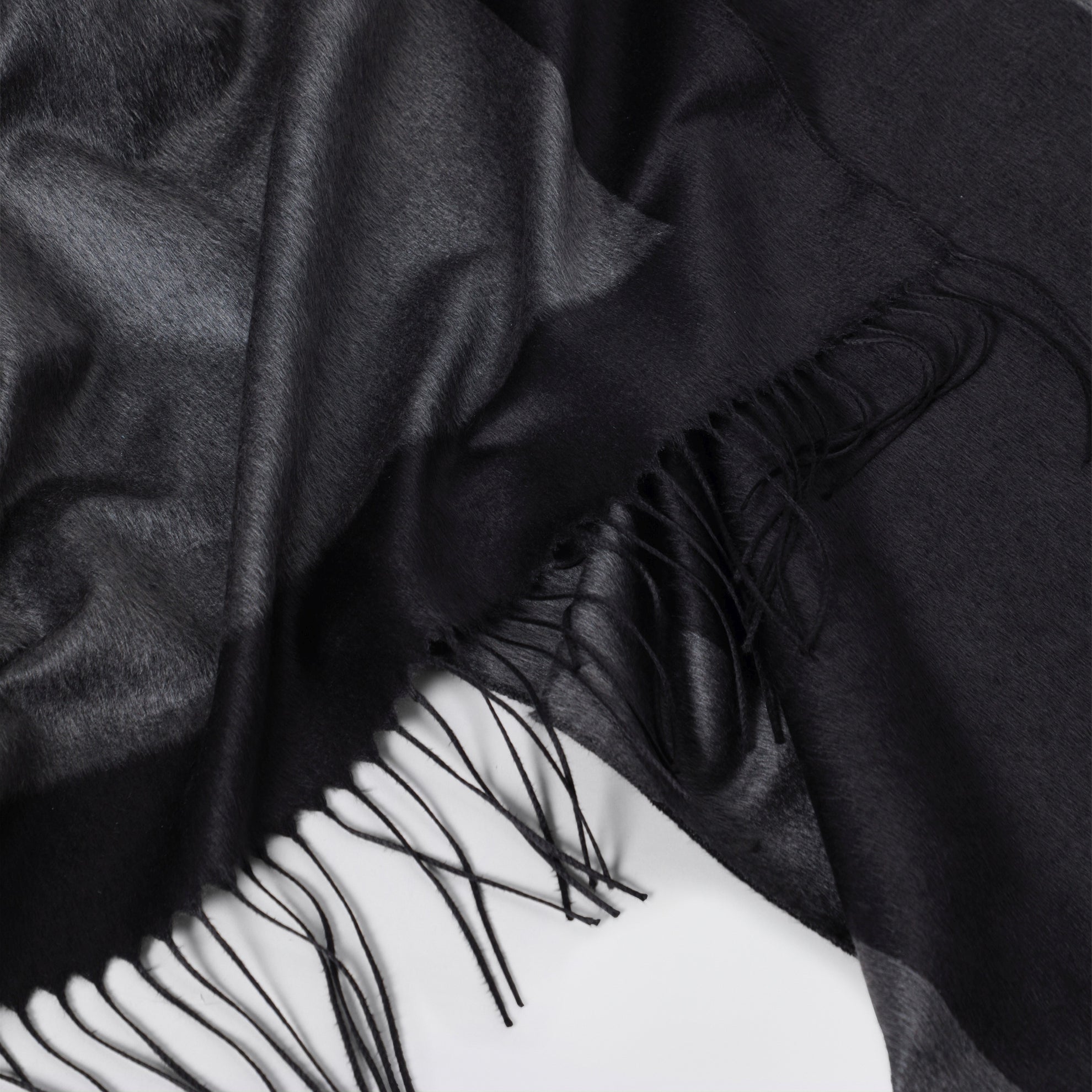 CASSANDRE Jacquard-Seidenschal in Graphitgrau