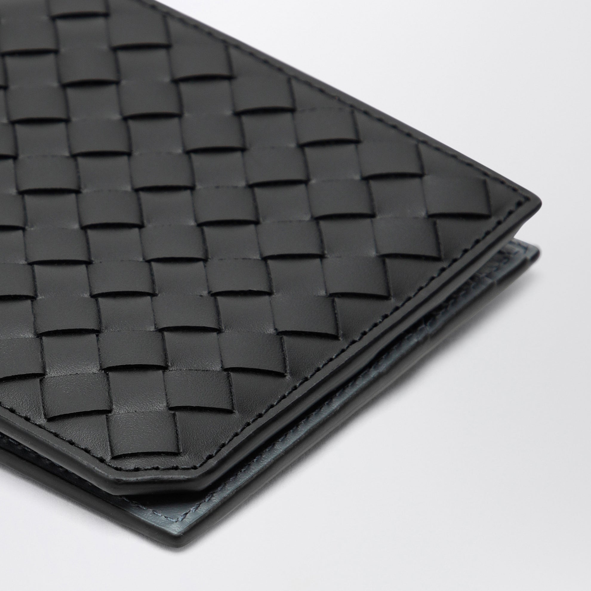Schwarze Intrecciato Bifold-Geldbörse