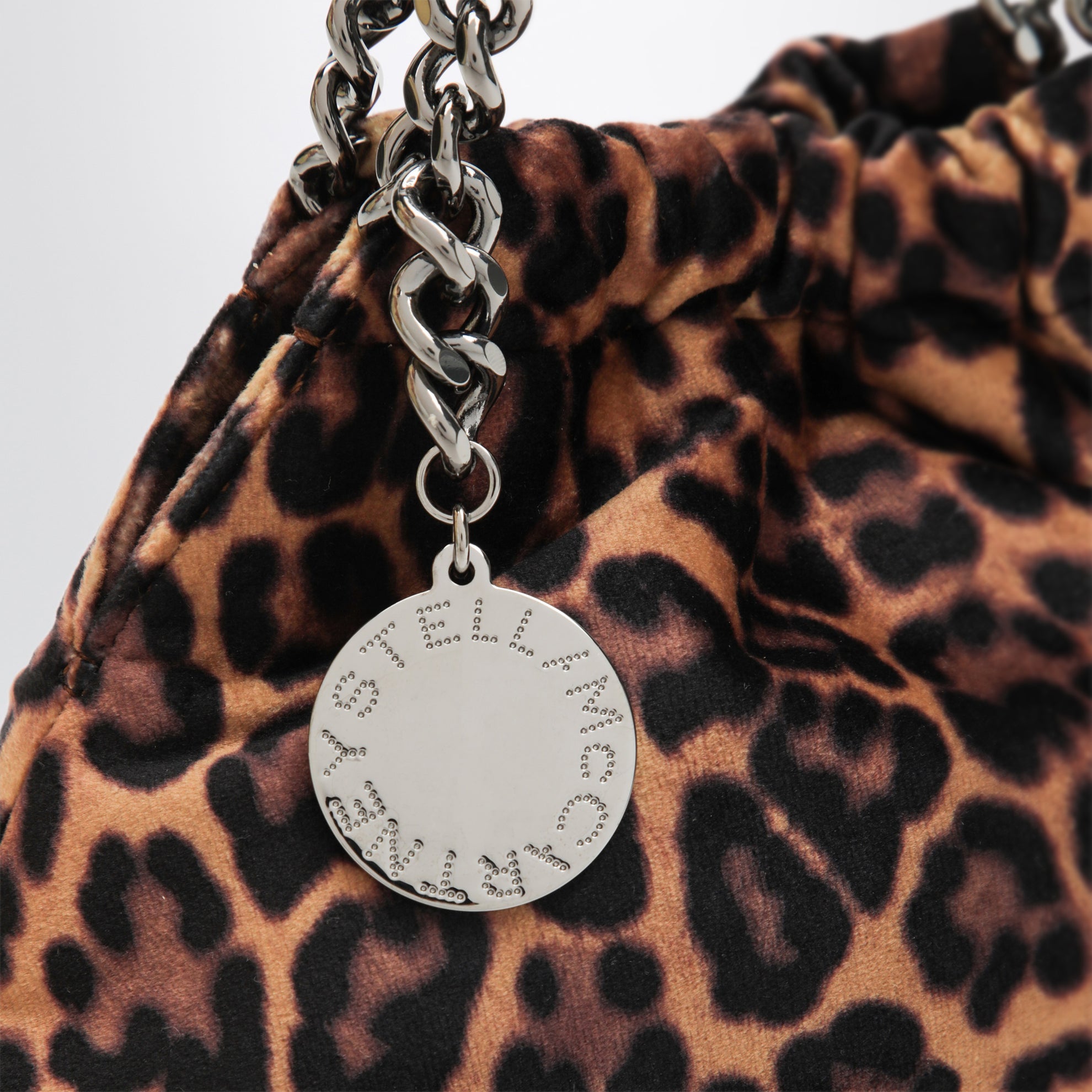 Falabella Mini Beuteltasche aus Leoparden-Samt