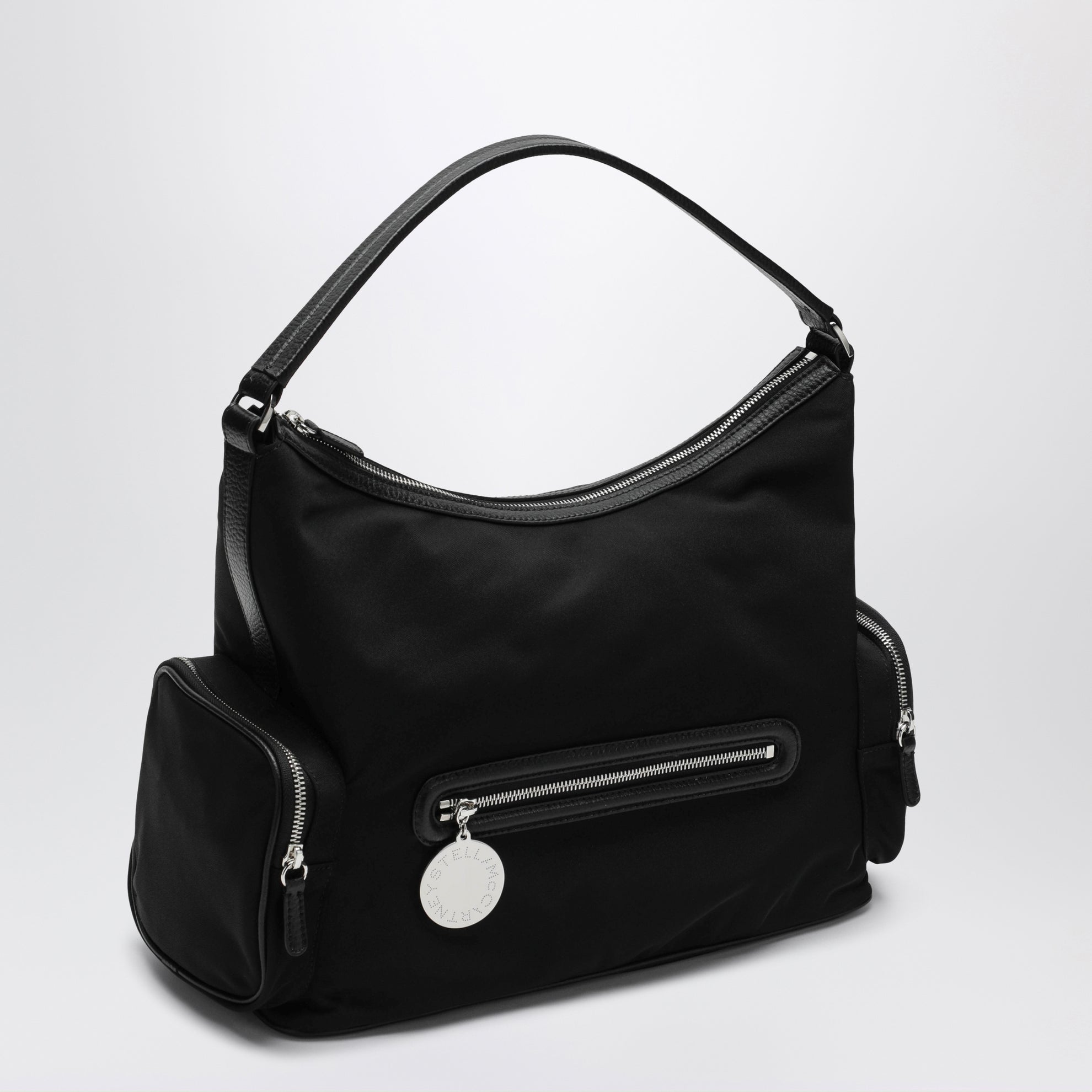Dartmoor Schultertasche aus ECONYL in Schwarz
