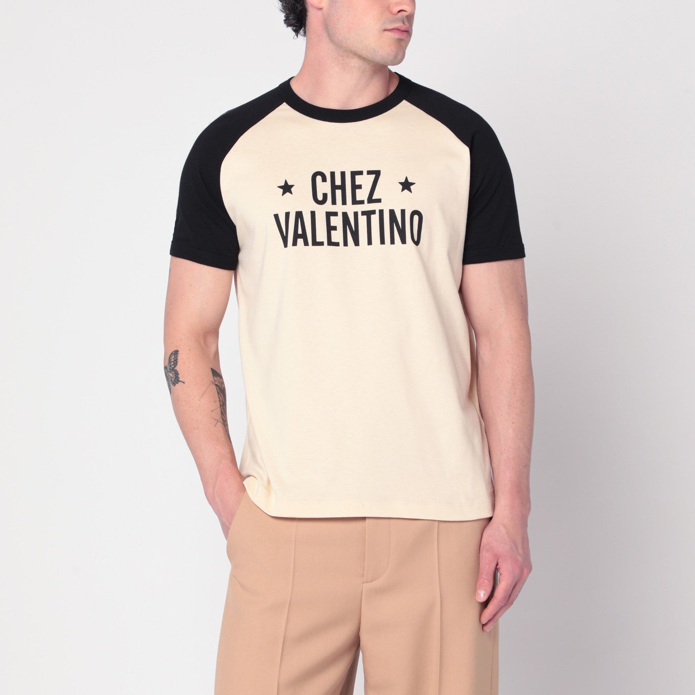 Butter/black T-shirt with Chez Valentino print
