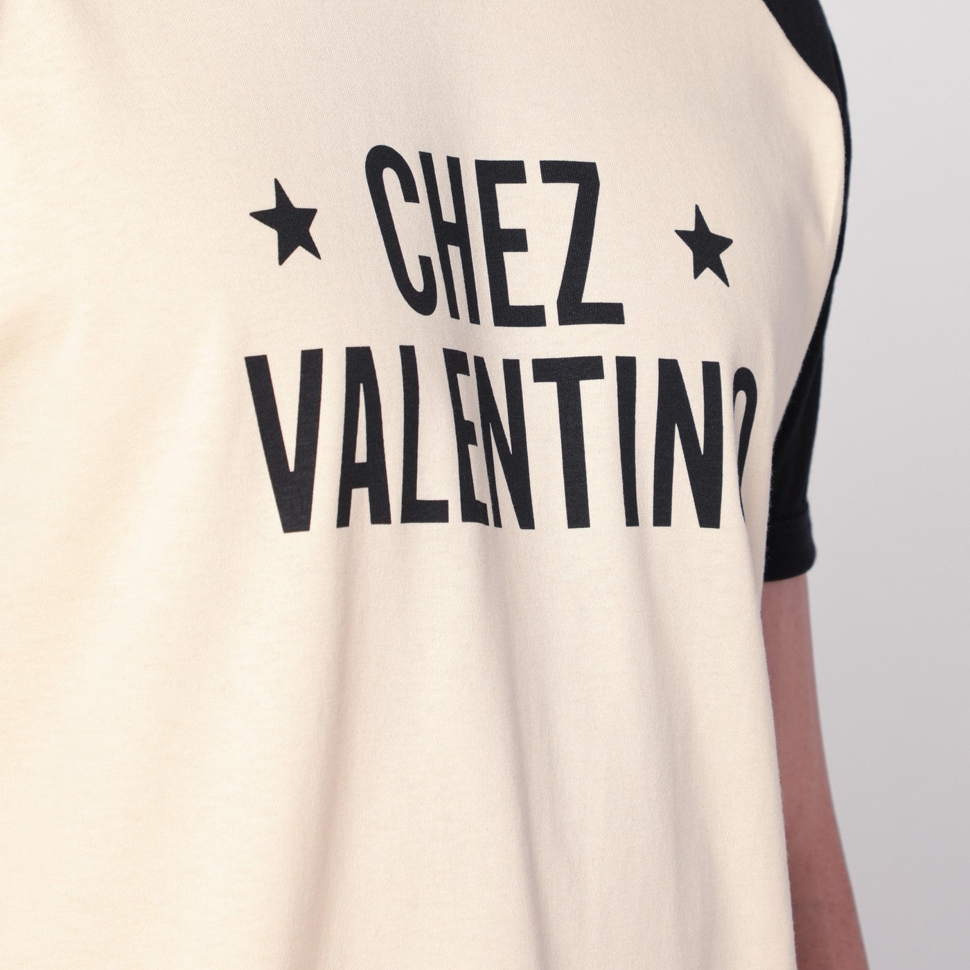 Butter/black T-shirt with Chez Valentino print