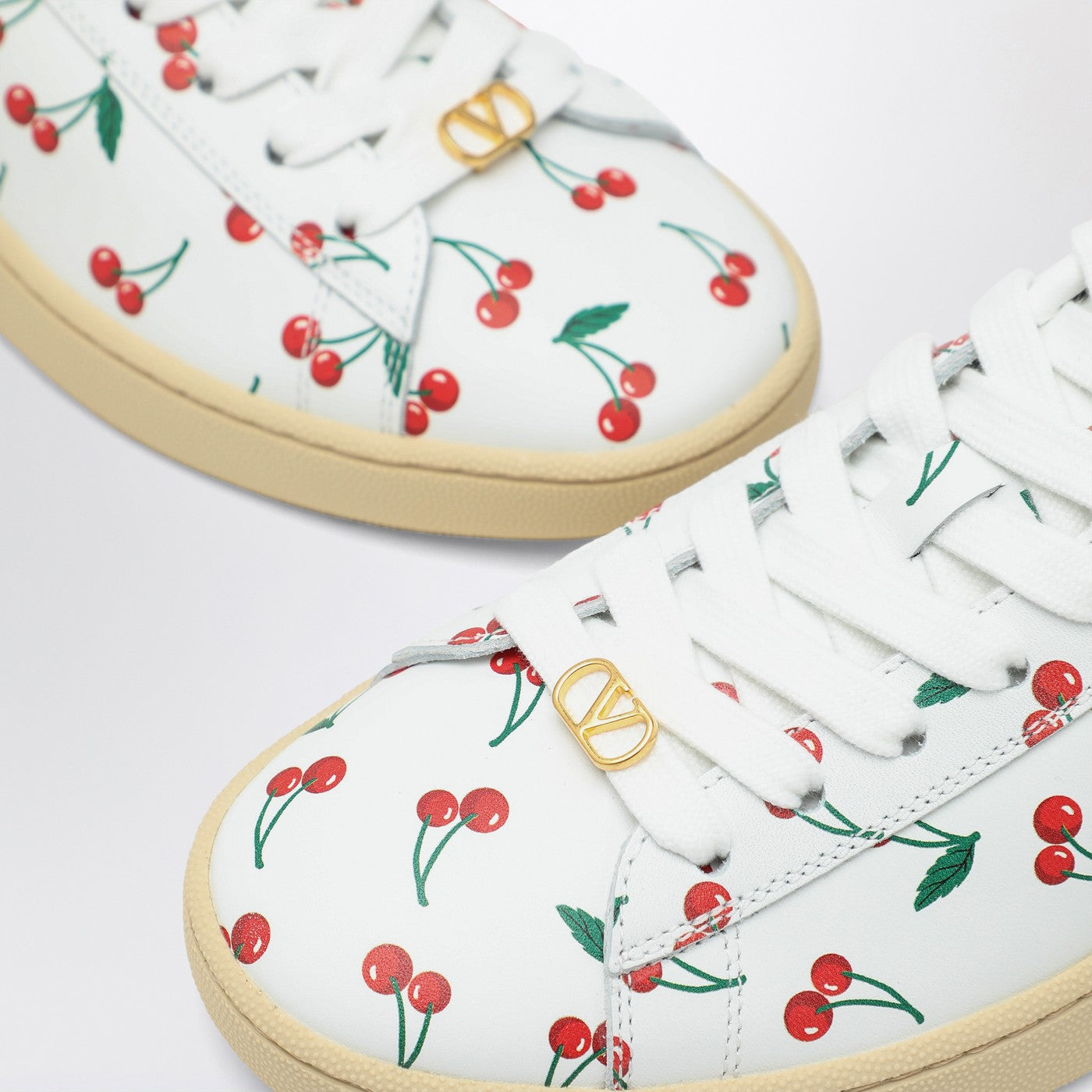 Royco Sneakers white with Cherryfic pattern
