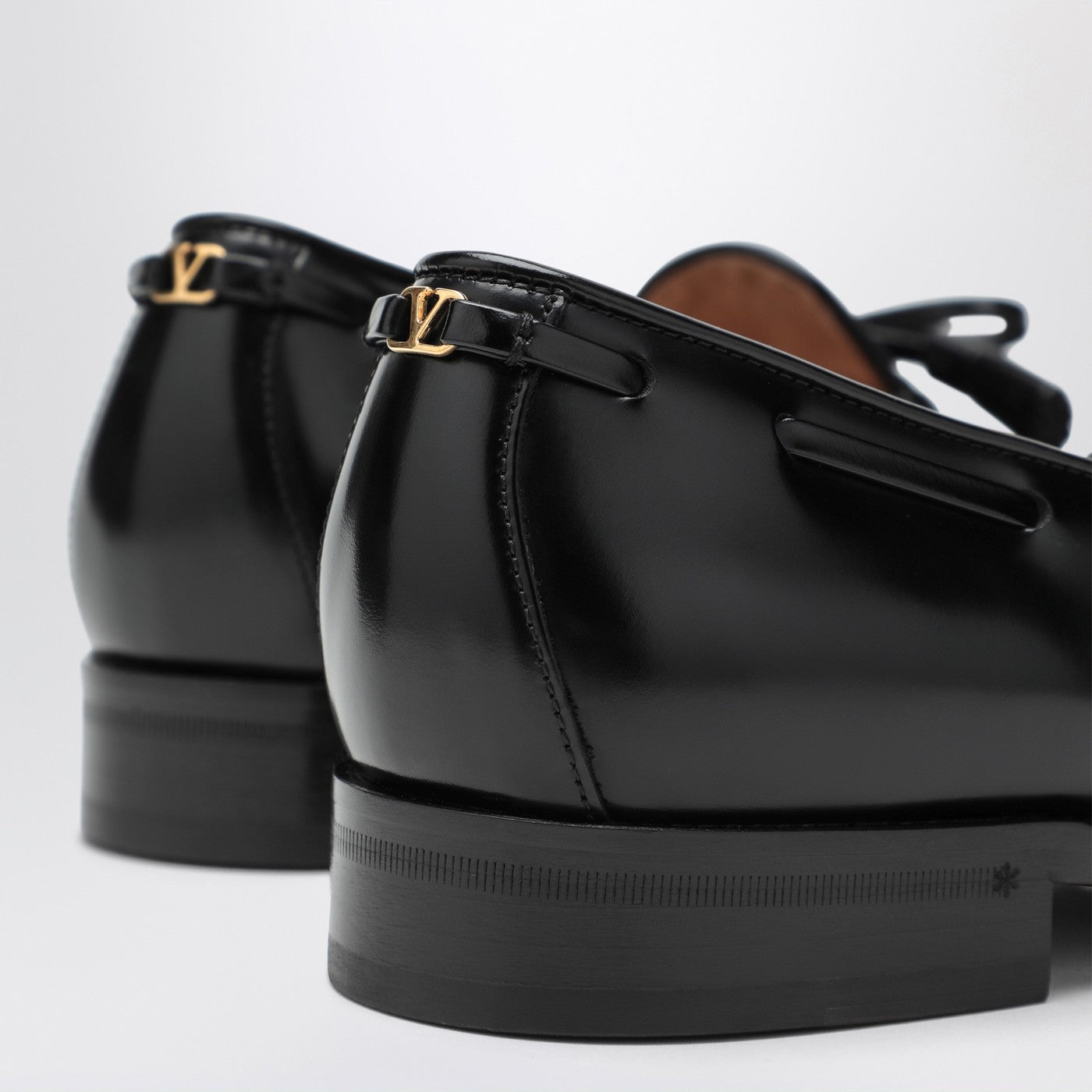 Bowshire loafers in black glossy calfskin