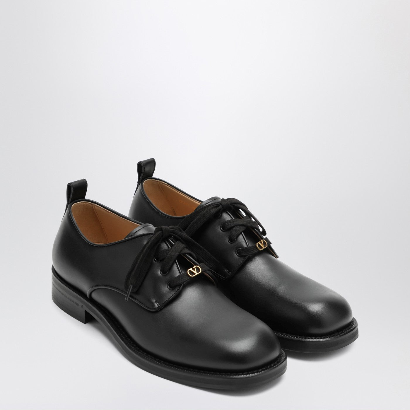 Valentino Garavani Black leather strap with Vlogo plaque | TheDoubleF