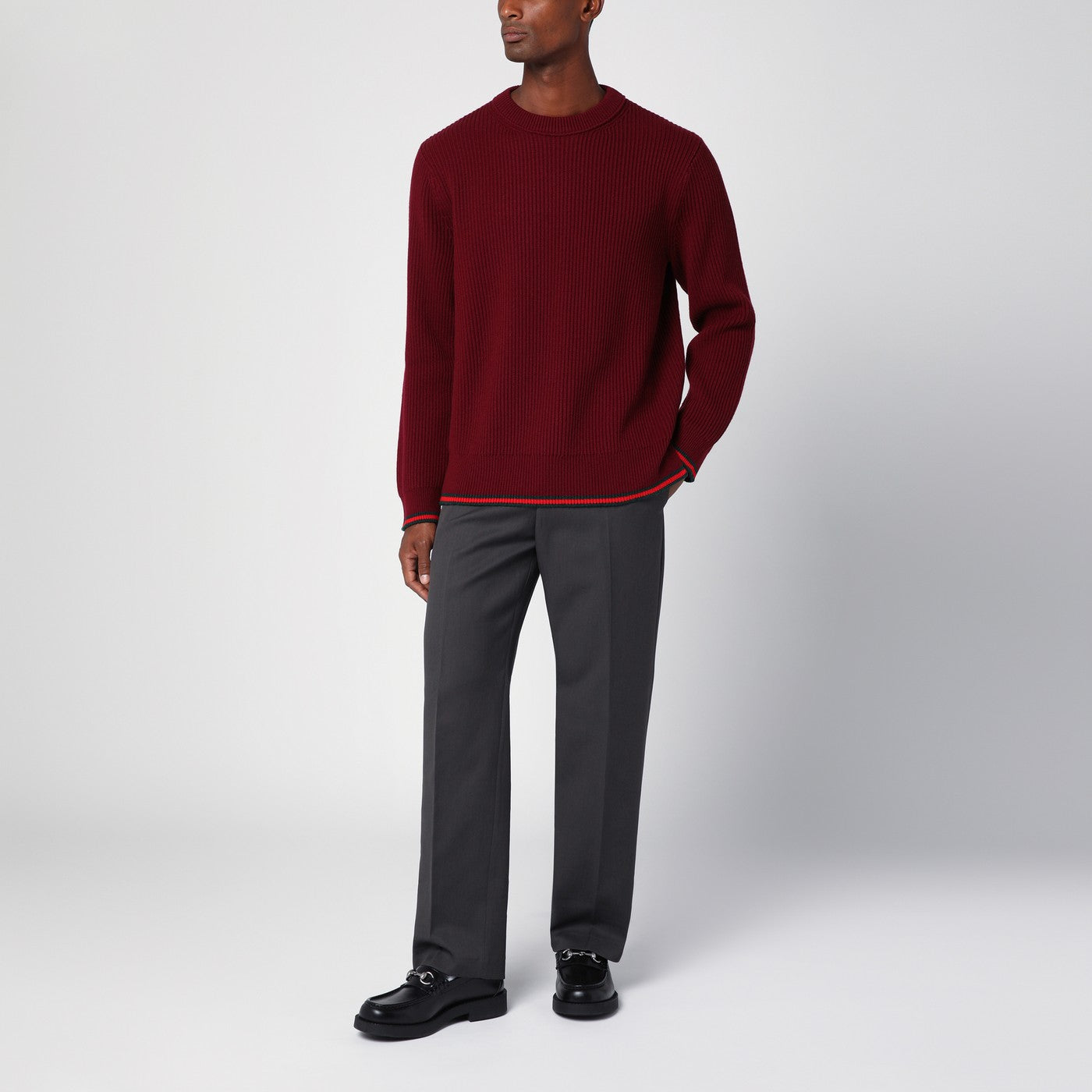 Burgunderfarbener Pullover aus Wolle und Kaschmir