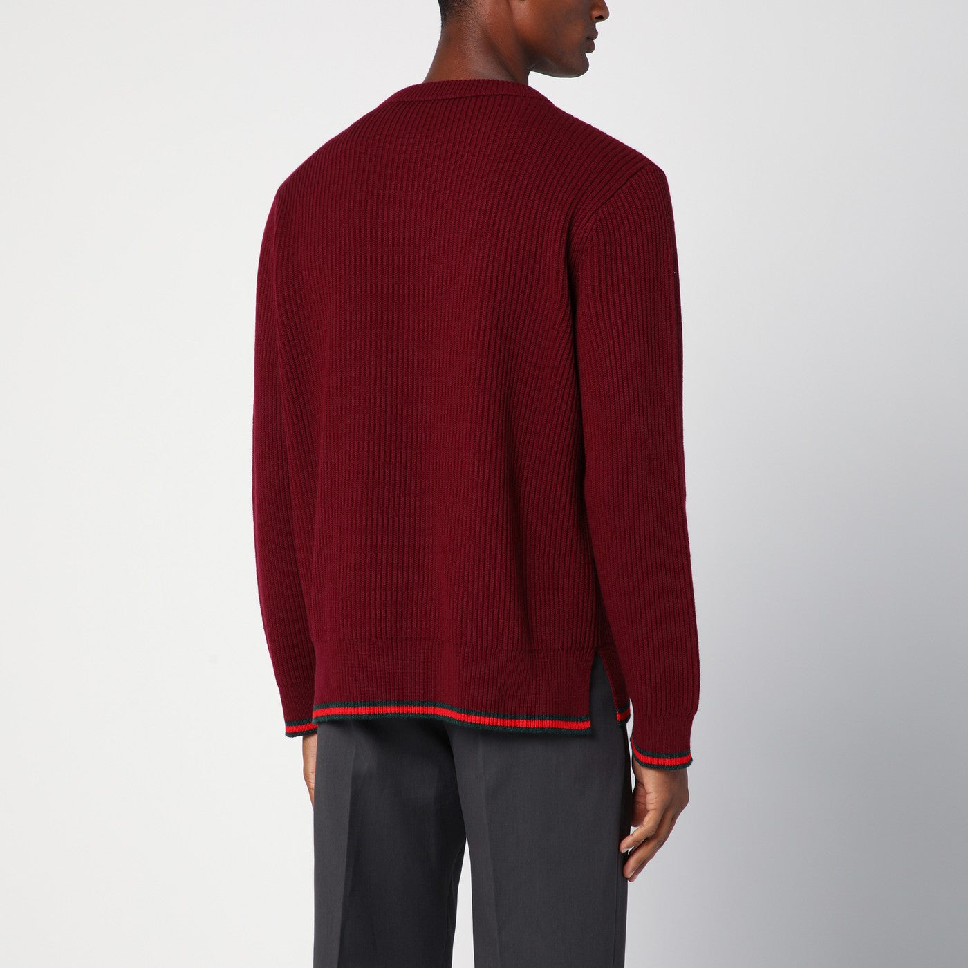 Burgunderfarbener Pullover aus Wolle und Kaschmir