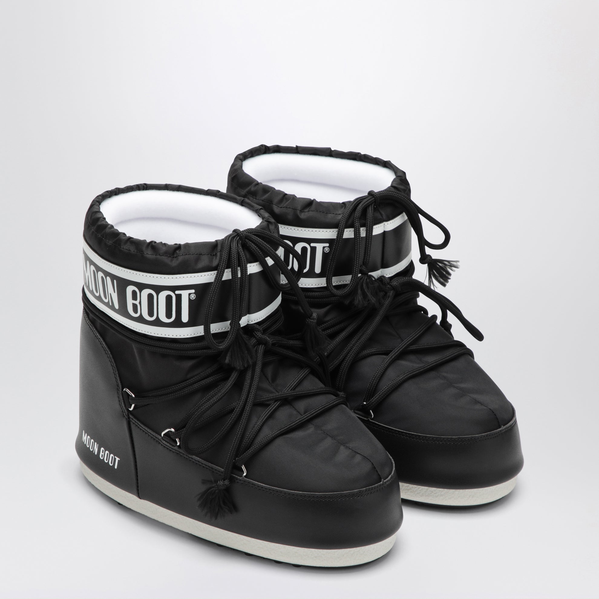 Icon Low boot in black nylon