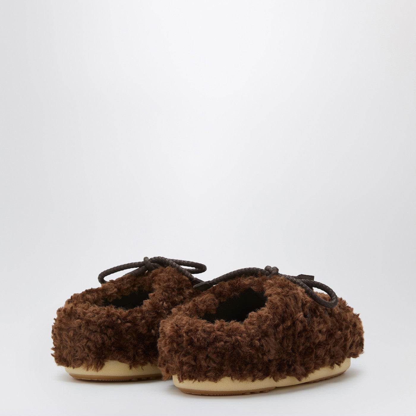 Mules in shearling curly marrone scuro