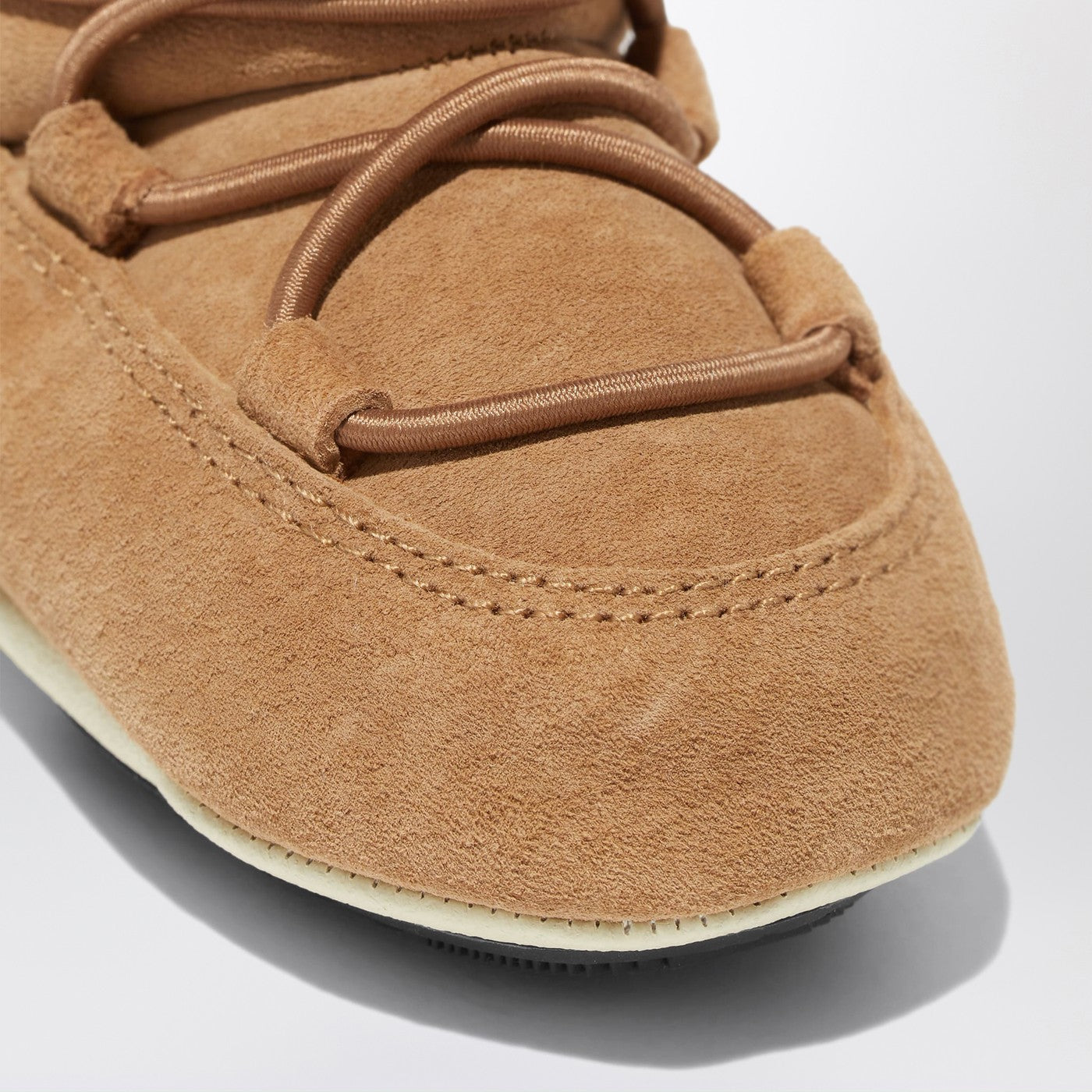 Crib beige suede boot