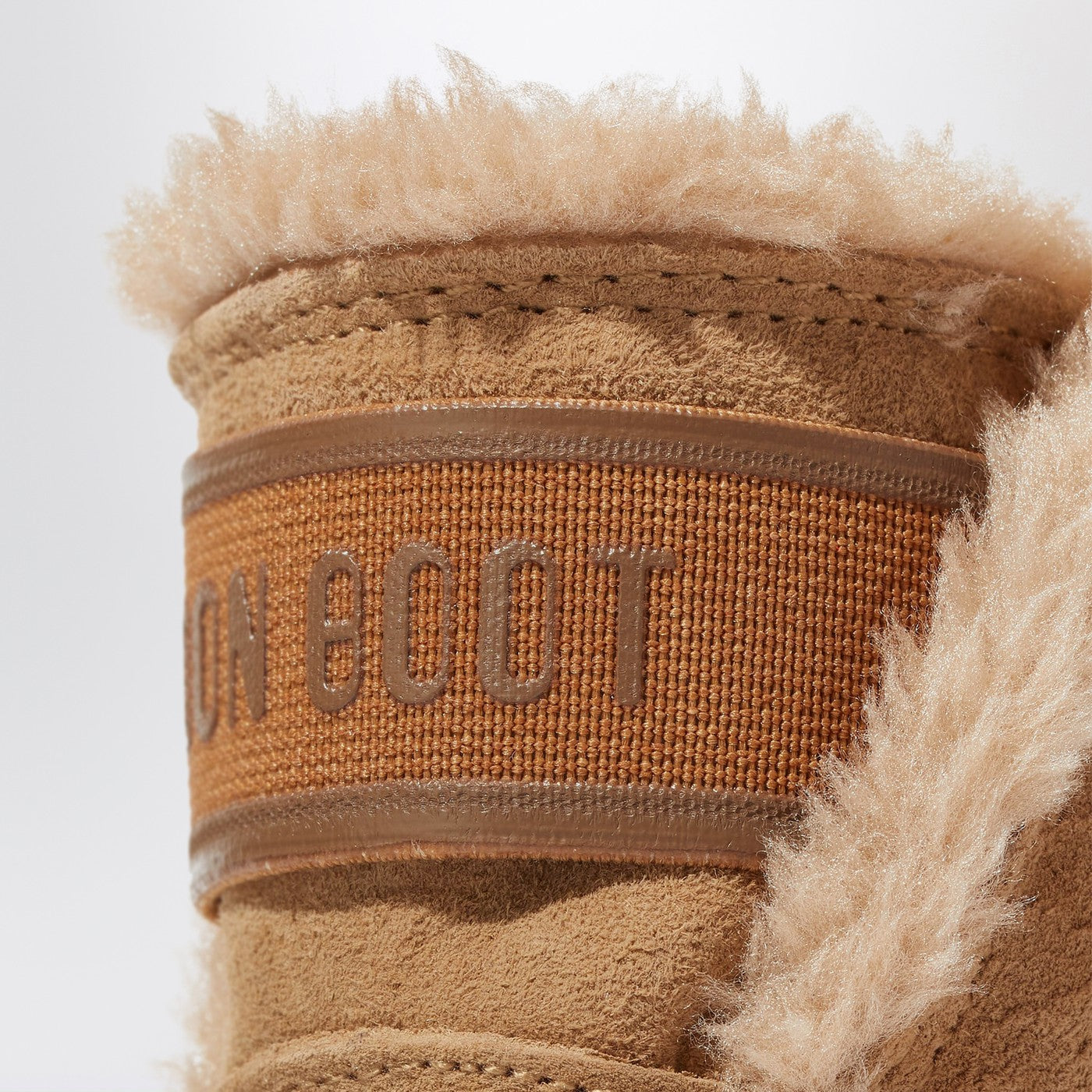 Crib beige suede boot