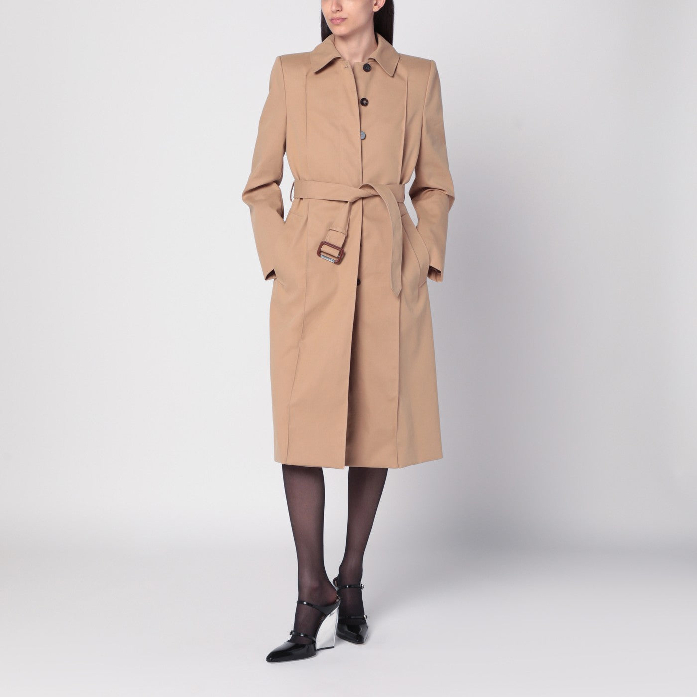 Trench-coat beige avec ceinture
