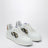Terrasse de baskets en cuir blanc et Check
