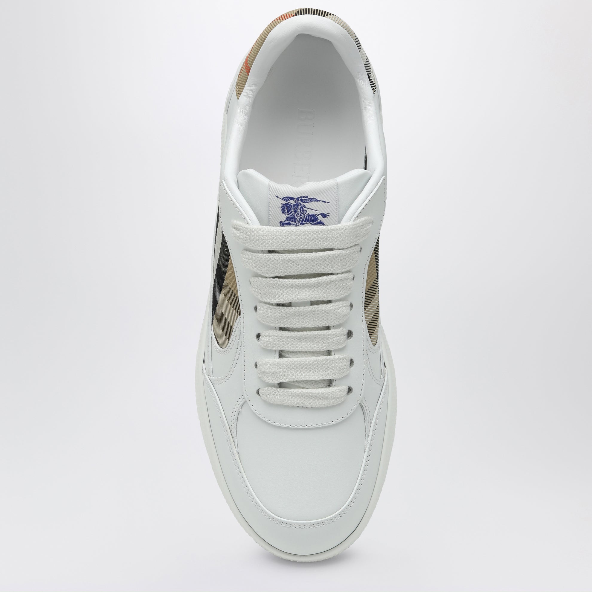 White leather sneaker terrace and Check
