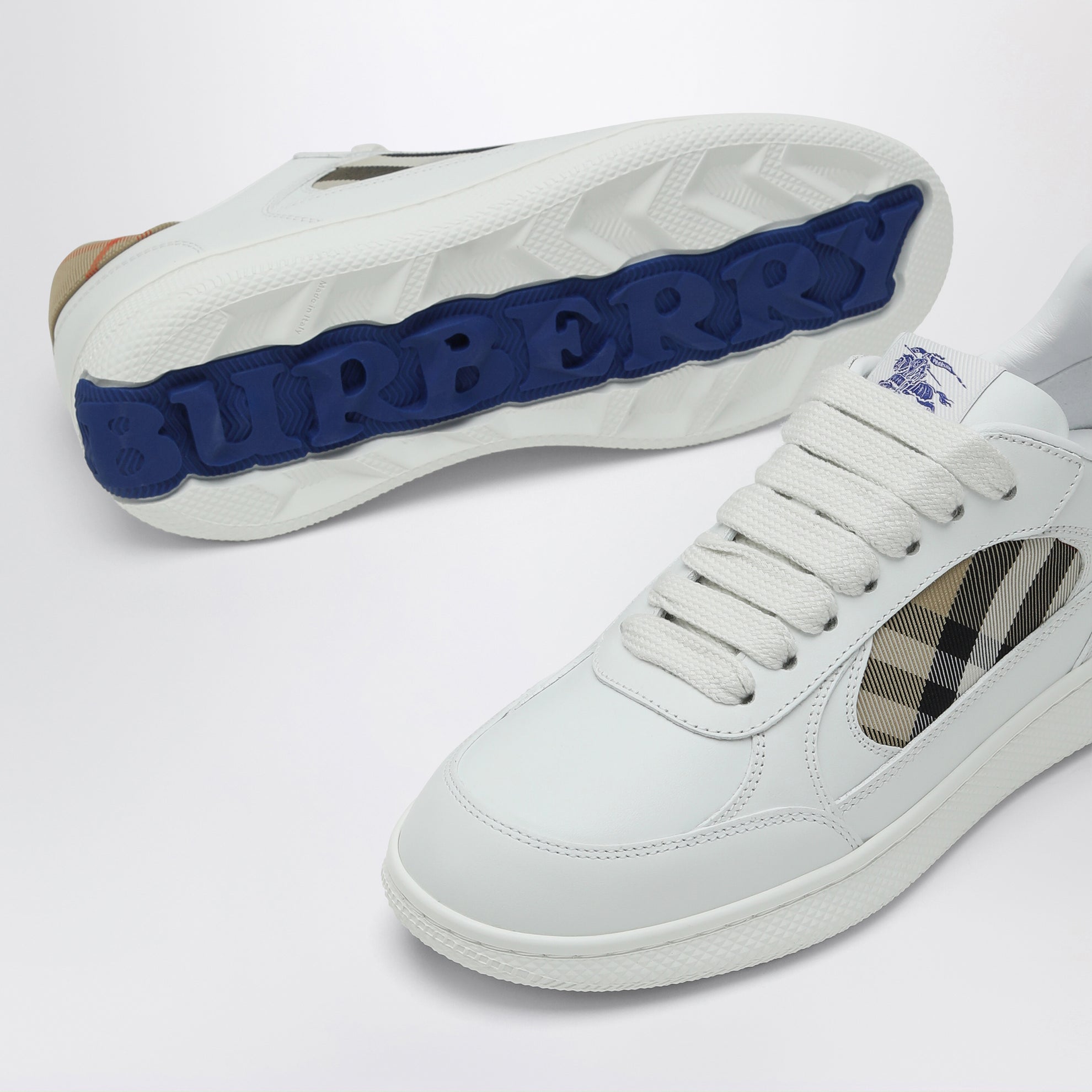 White leather sneaker terrace and Check