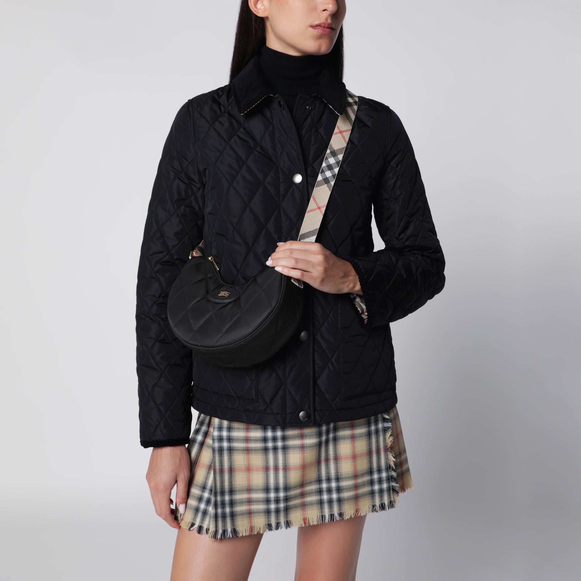 Black horseshoe shoulder bag