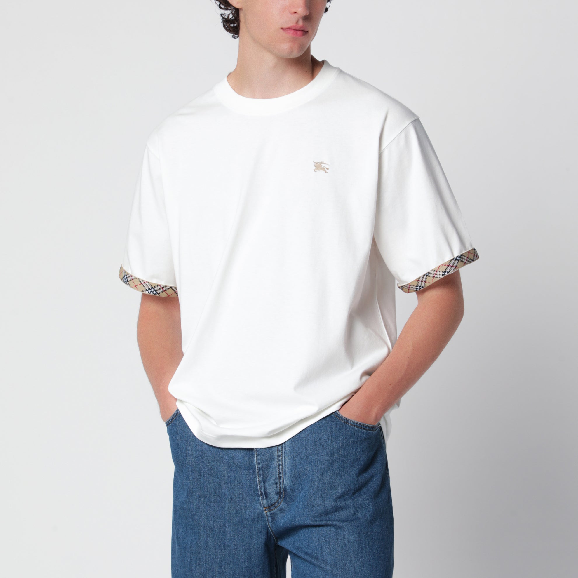 Baumwoll-T-Shirt mit Check-Besätzen in Kreide