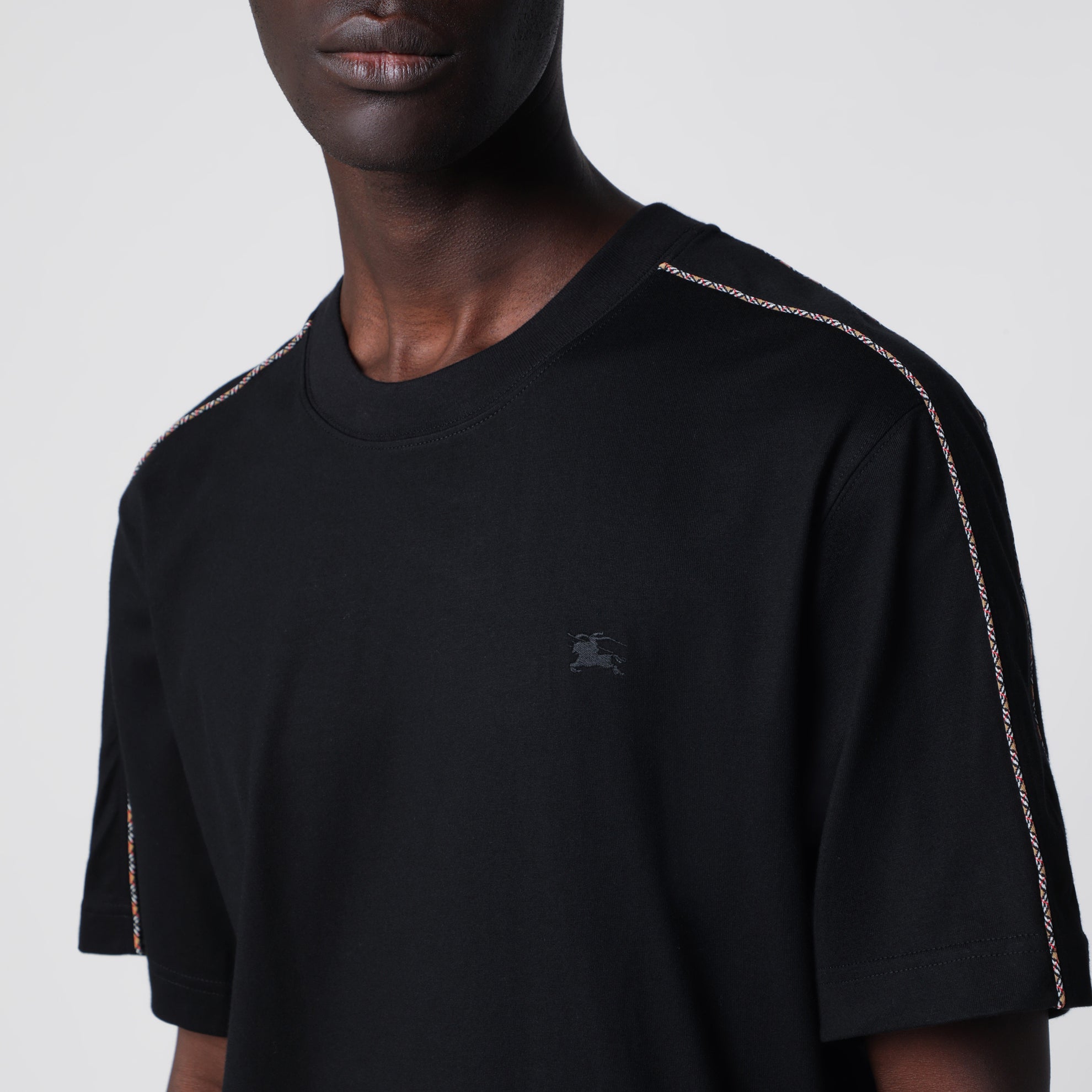 T-shirt in cotone con profili Check nera