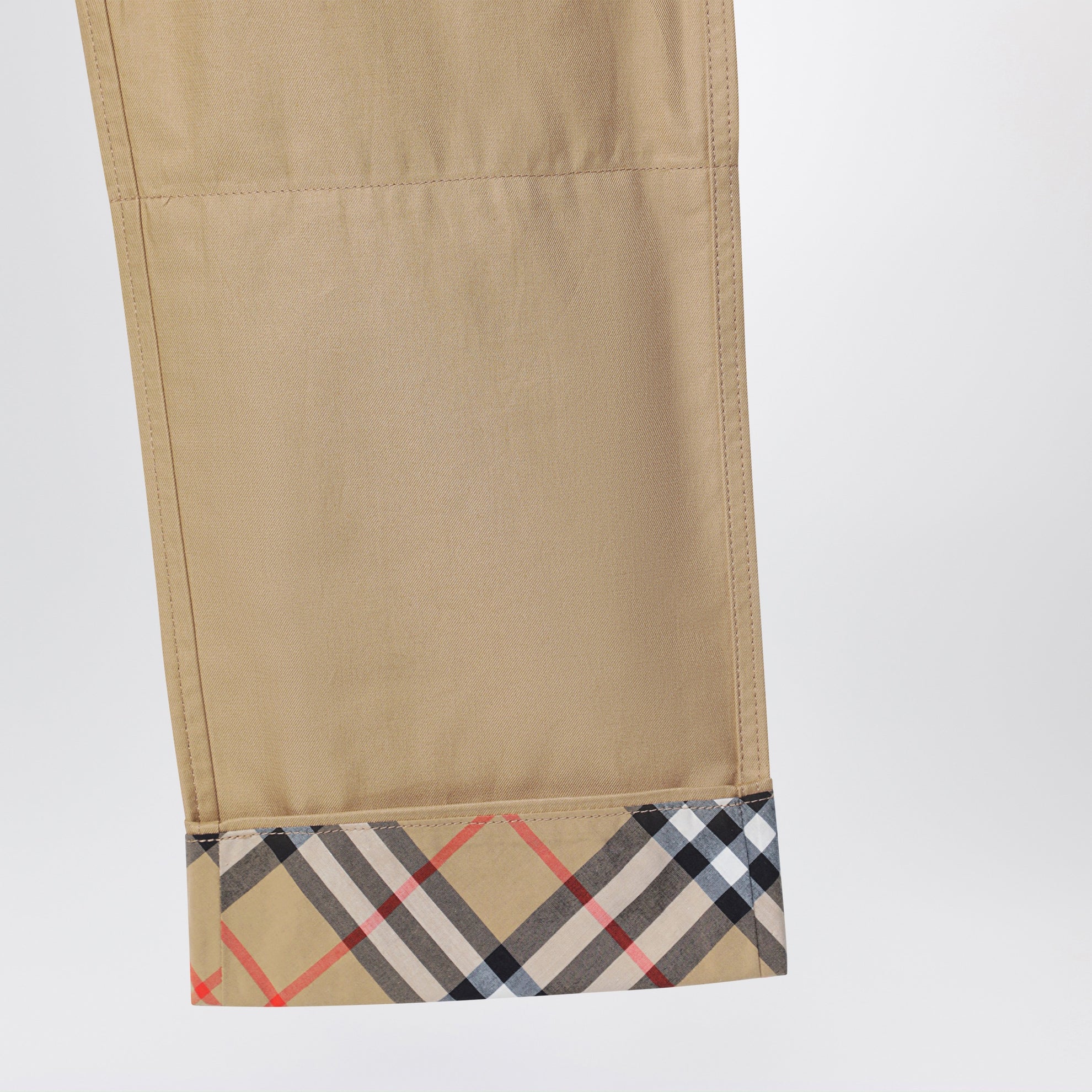 Pantaloni beige con risvolto con motivo Check
