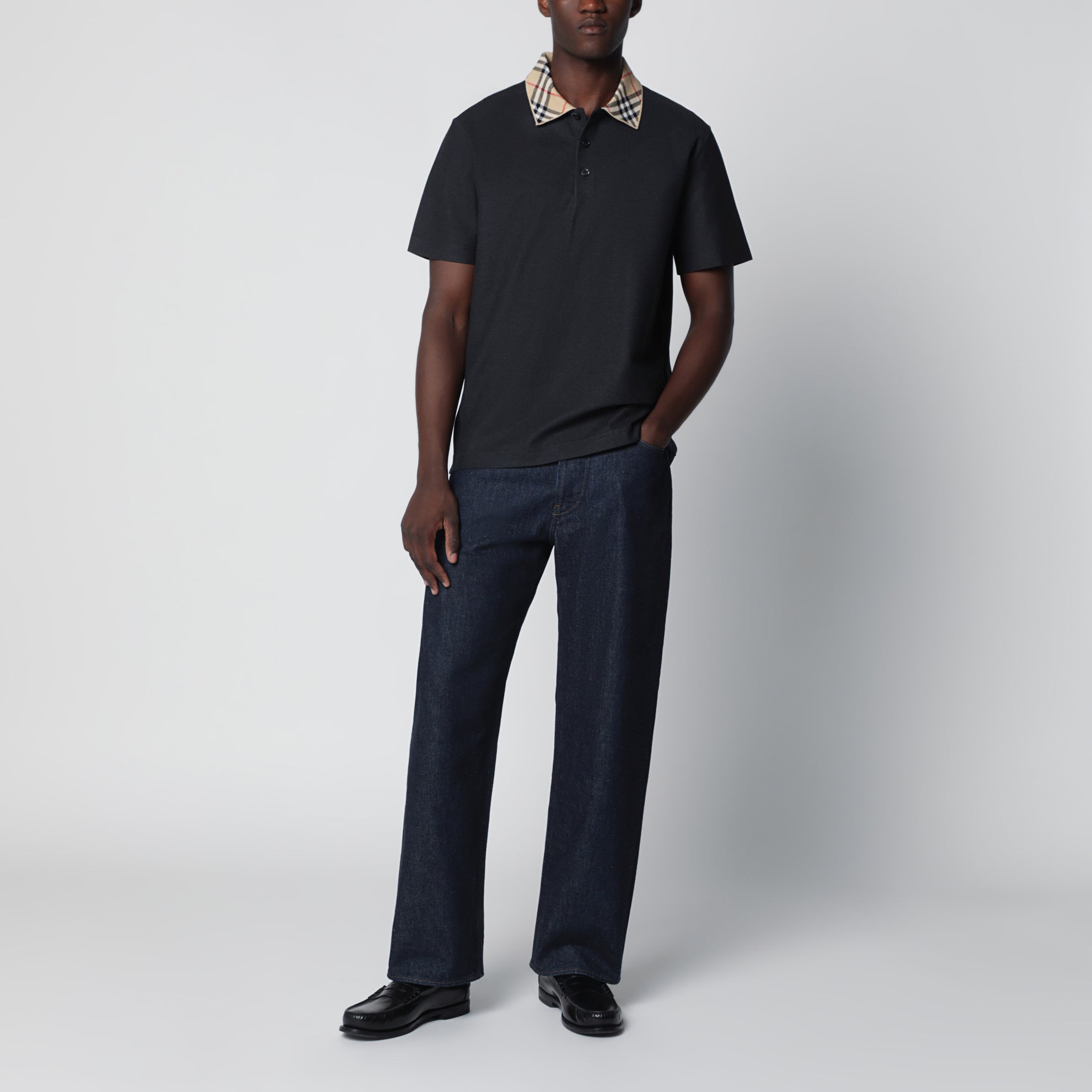 Polo gris foncé avec col à motif Check