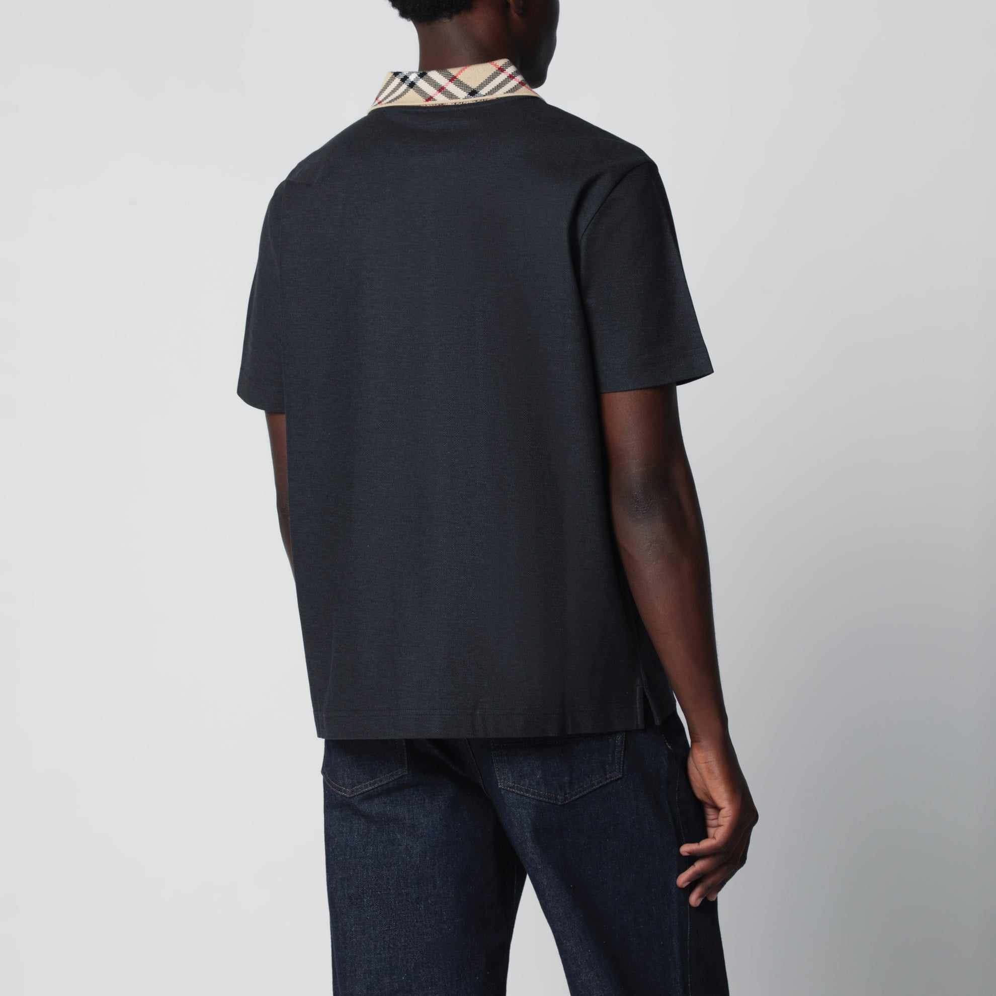 Polo gris foncé avec col à motif Check