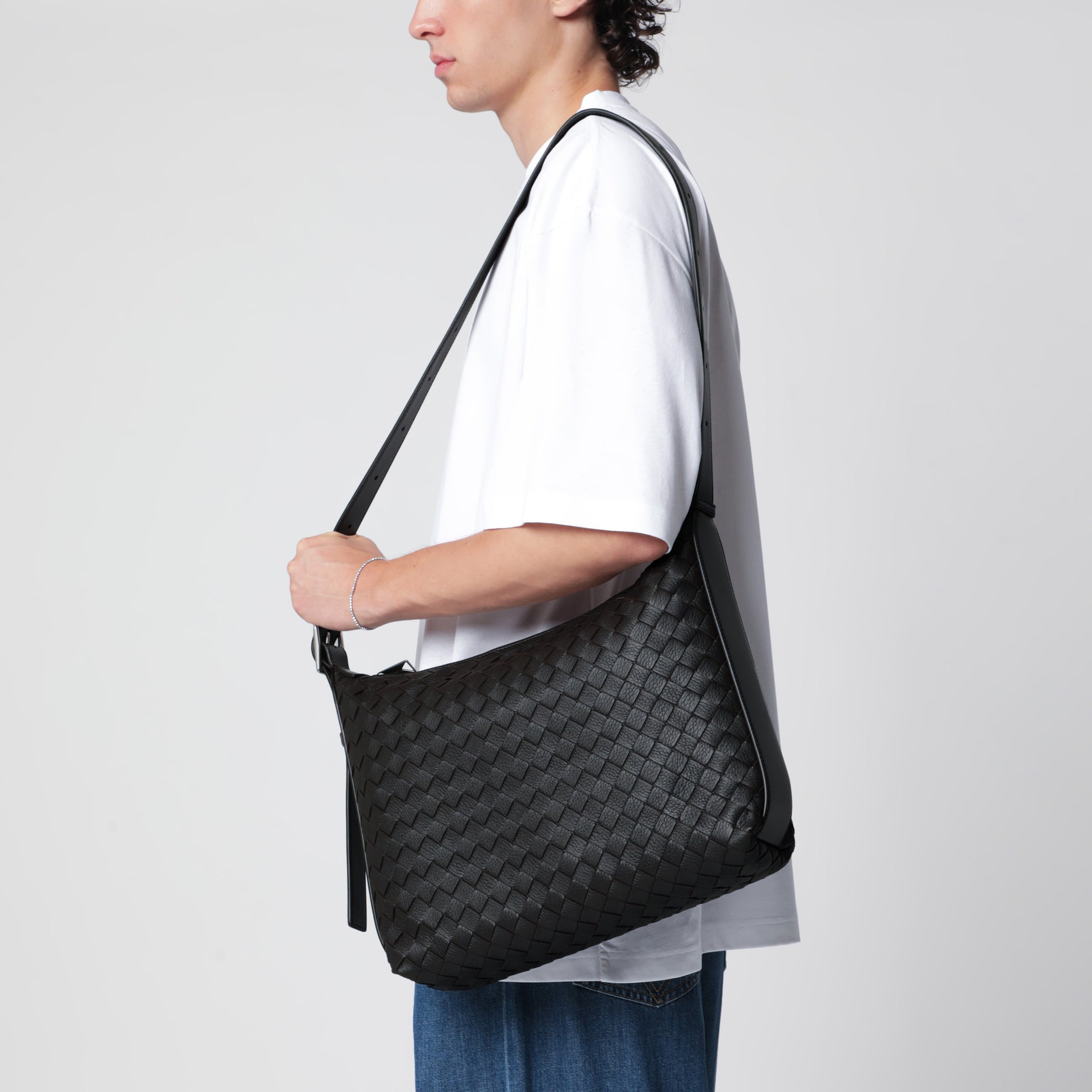 Small Traveler hobo bag in deer leather, espresso