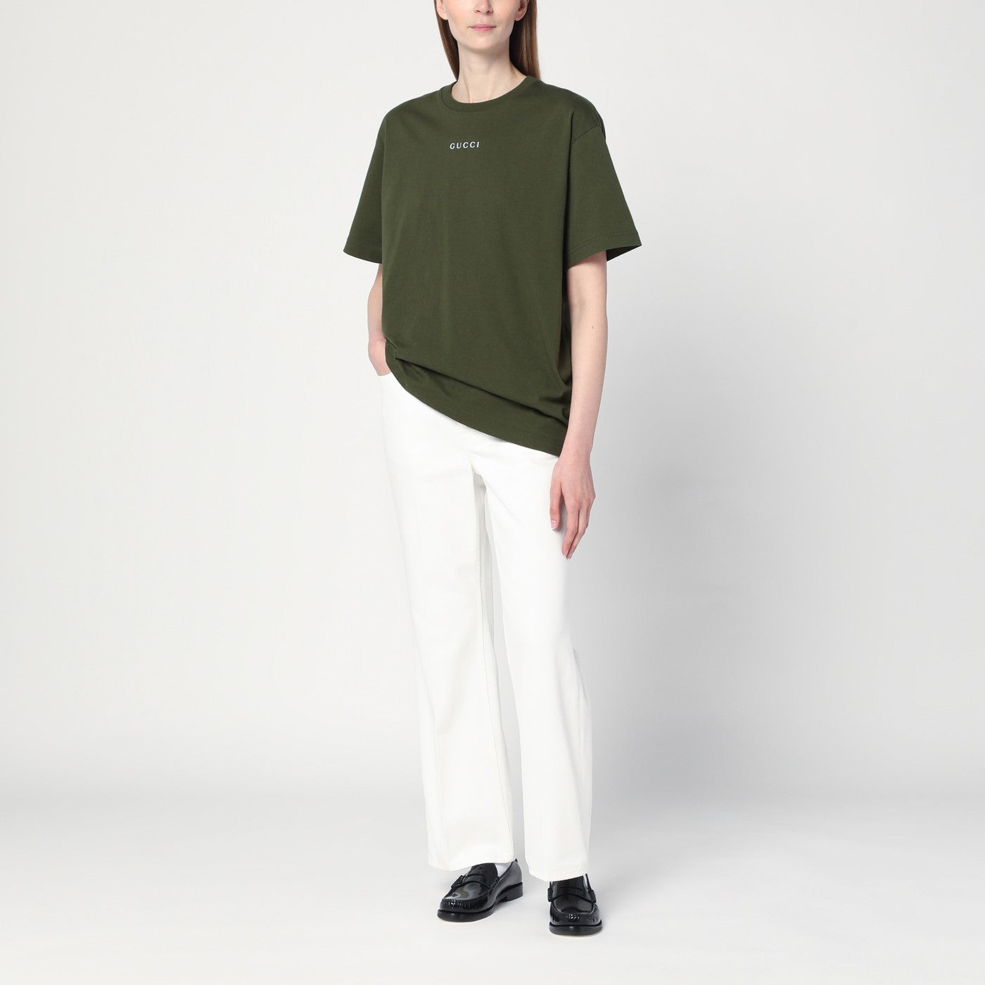 Kurze weiße Flare-Hose