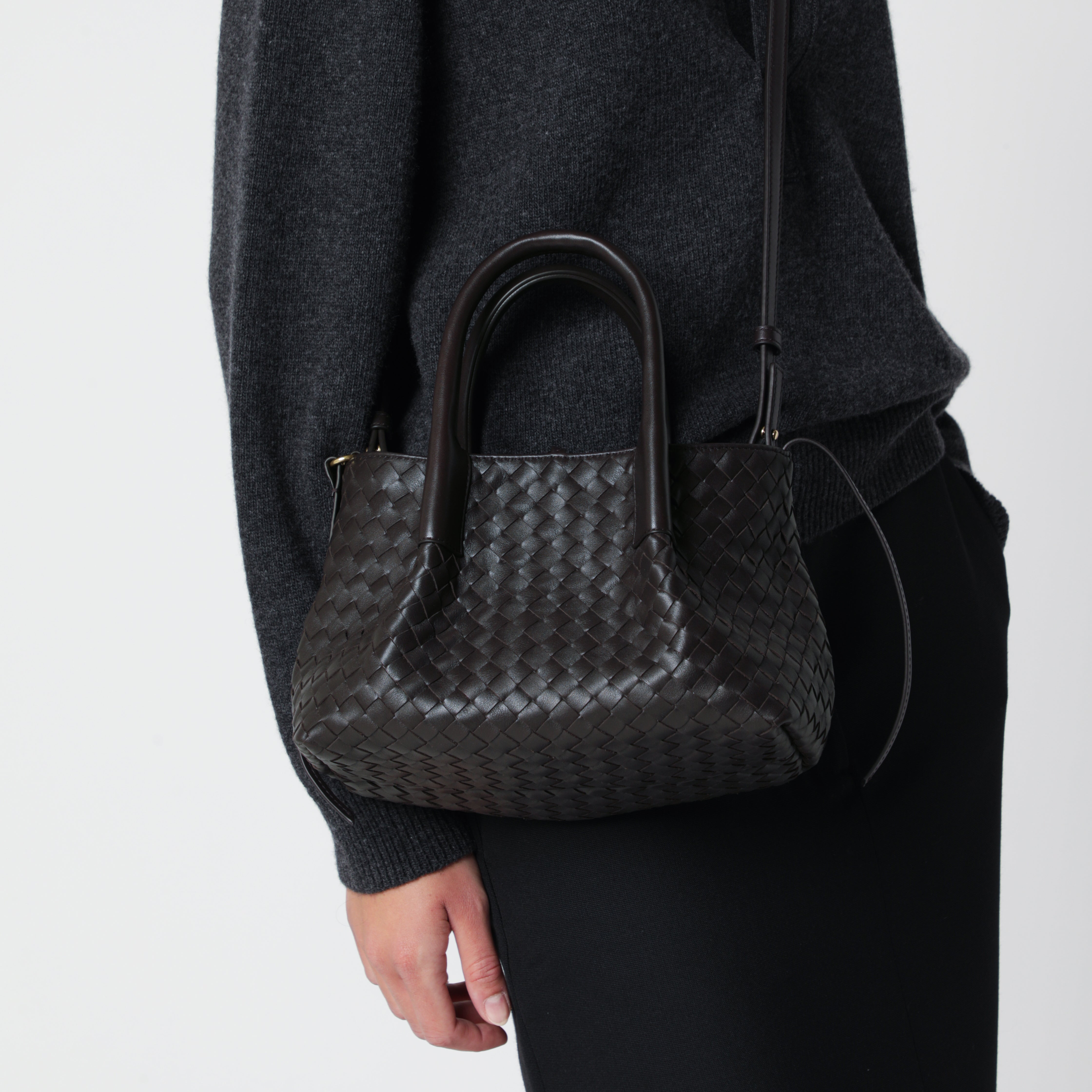 BOTTEGA VENETA ハット ユニセックス Mサイズ Bottega Veneta Small Pinacoteca bag in Espresso/Mineral | TheDoubleF