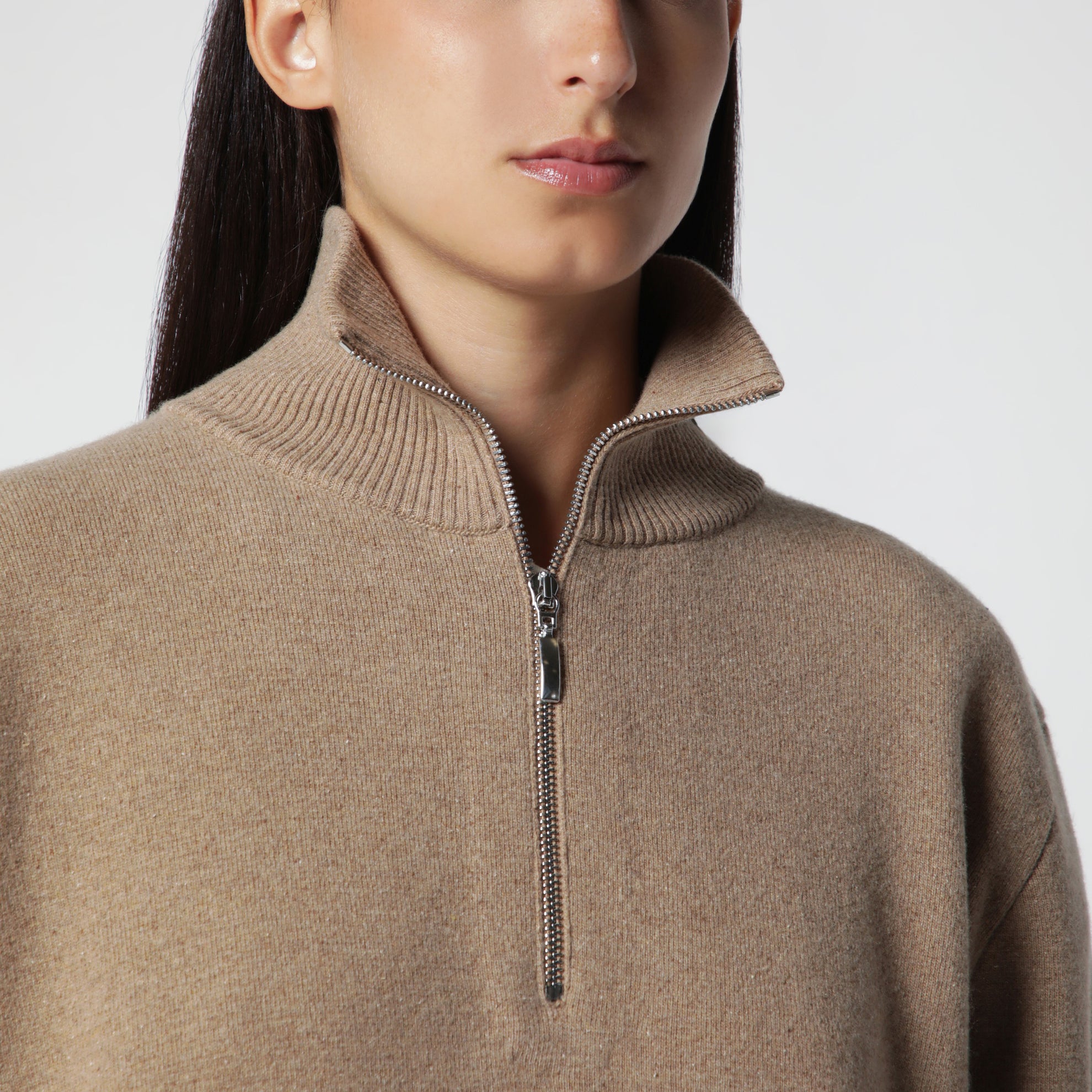 Poloshirt mit Reißverschluss aus Mouliné-Strick in Kamelbraun