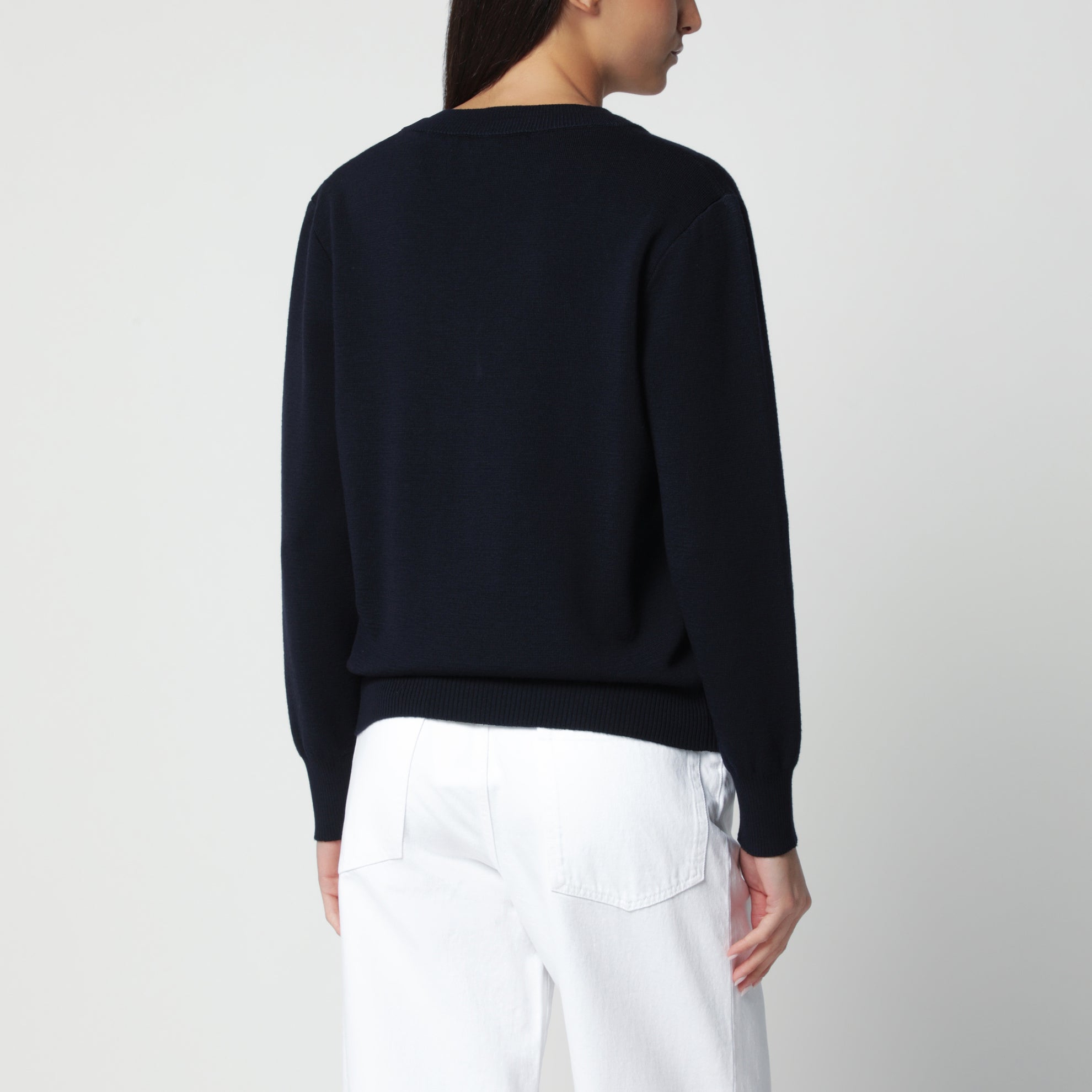 Maglione blu navy in lana con doppio scollo a V