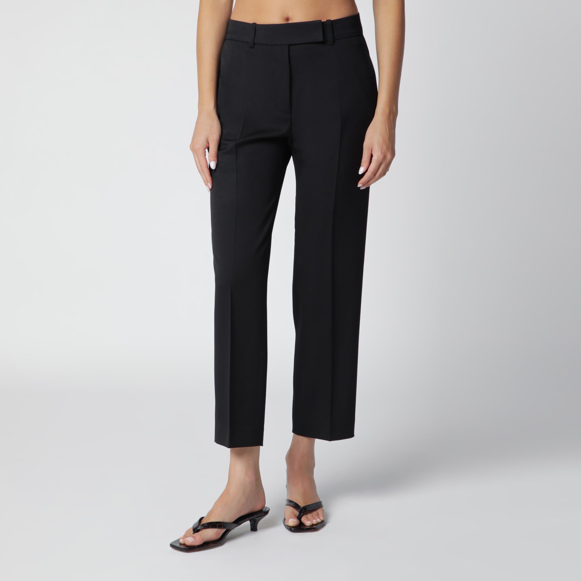 Schwarze Mies-Zigarettenhose