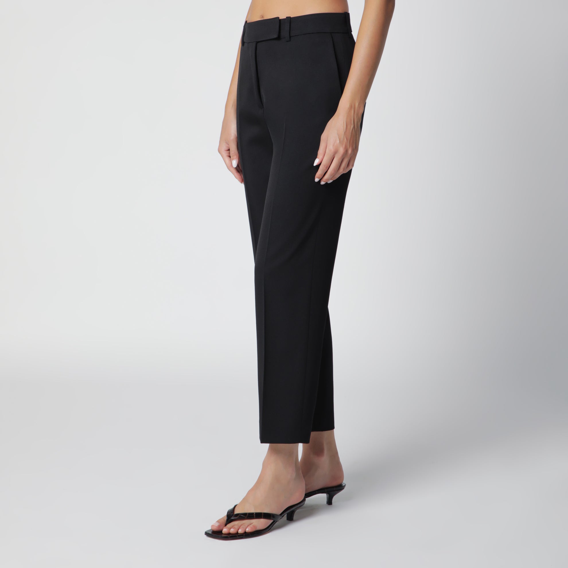 Schwarze Mies-Zigarettenhose