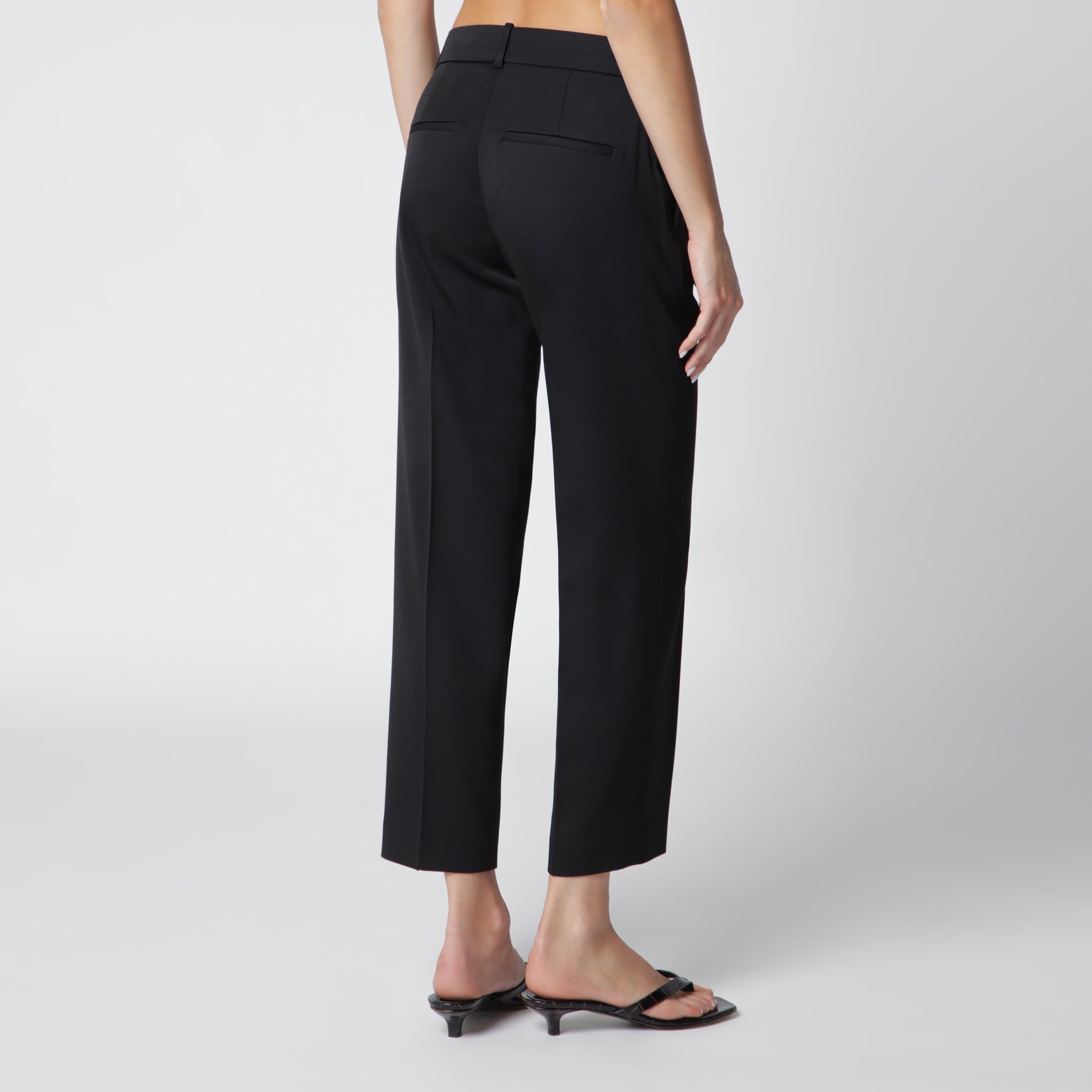 Schwarze Mies-Zigarettenhose