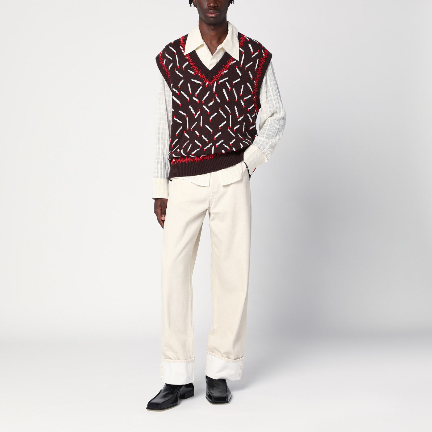 Gilet marrone jacquard con motivo a fiammiferi