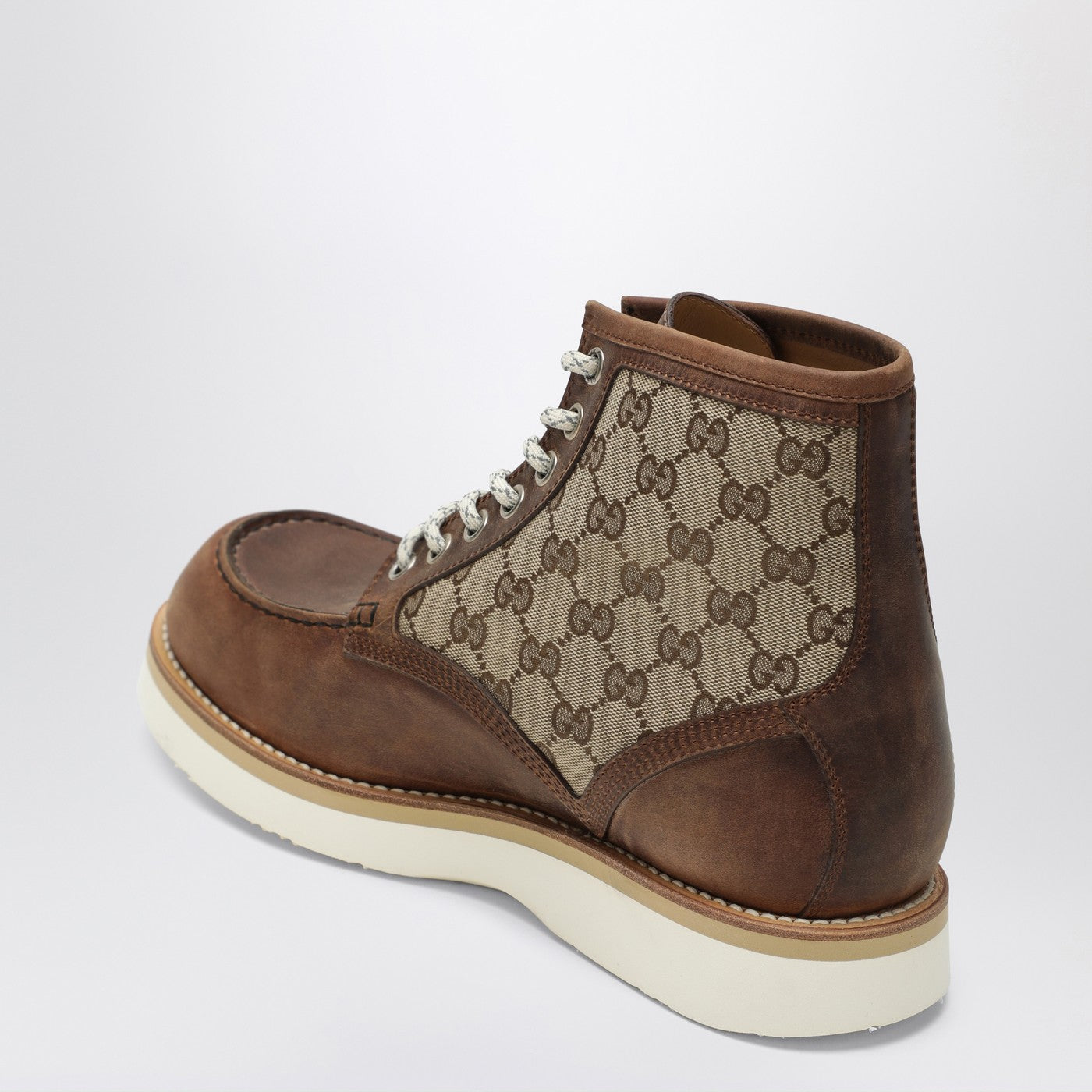 Stivaletto stringato con inserto GG