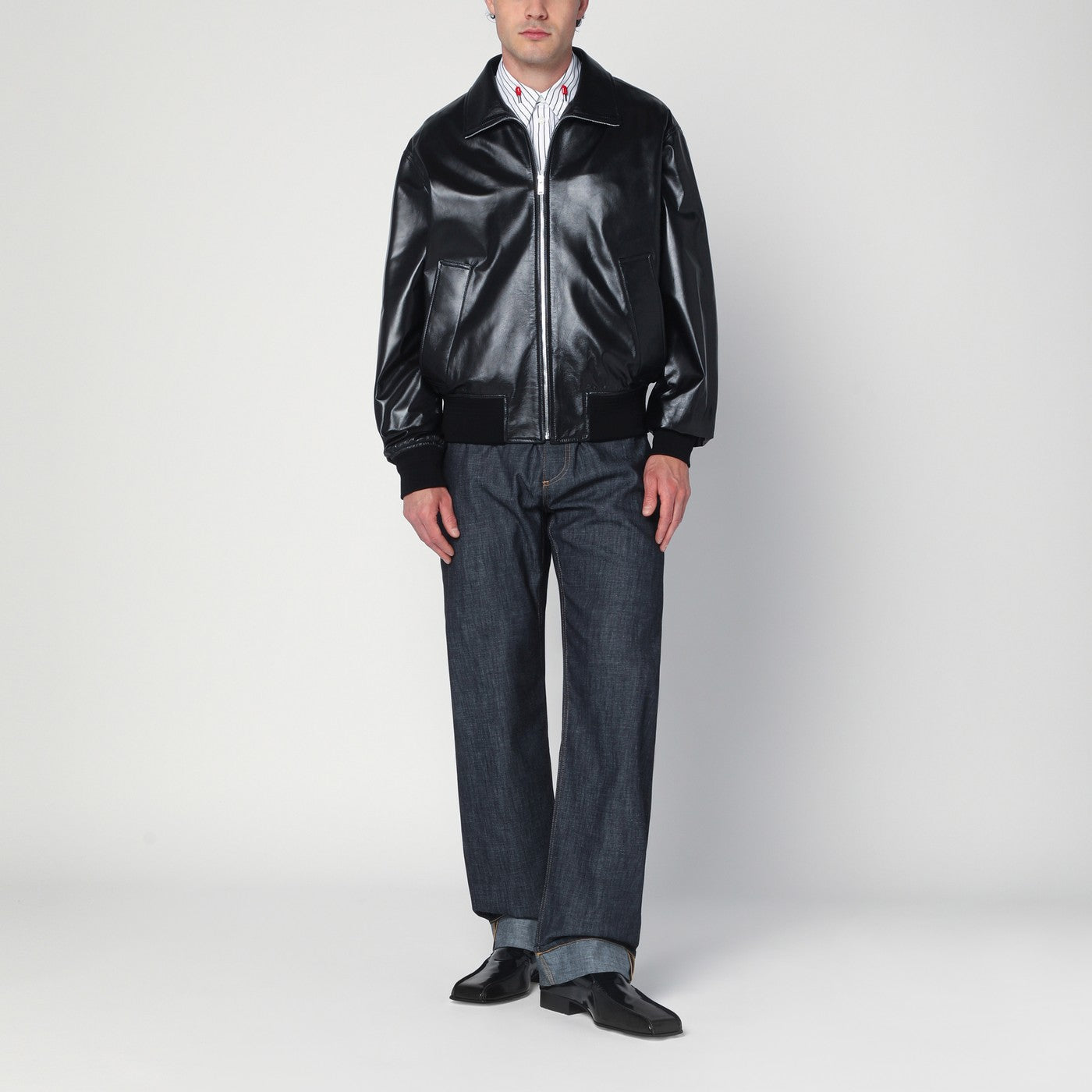 Indigoblaue Jeans mit Umschlag