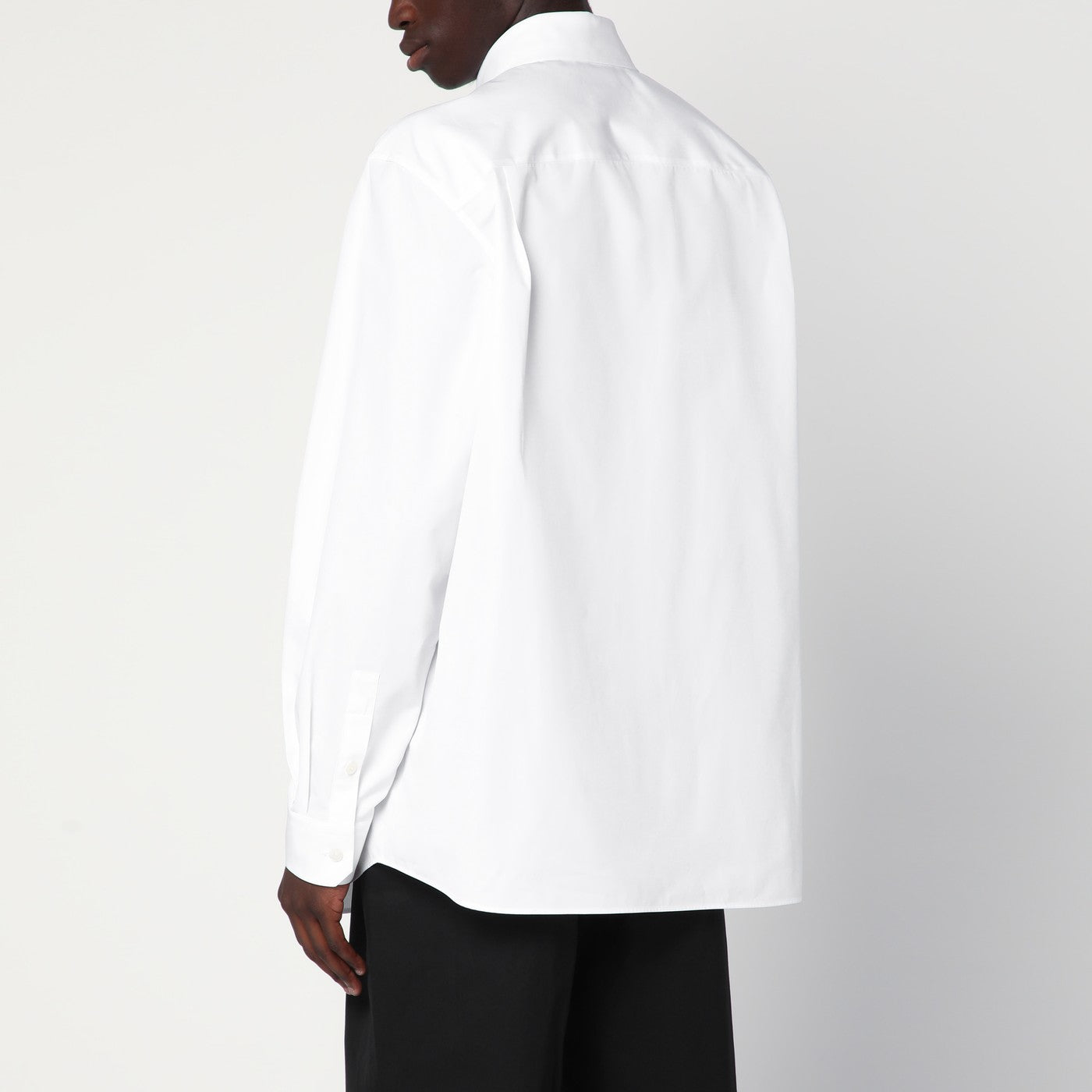 Camicia bianca in cotone con ricamo logo