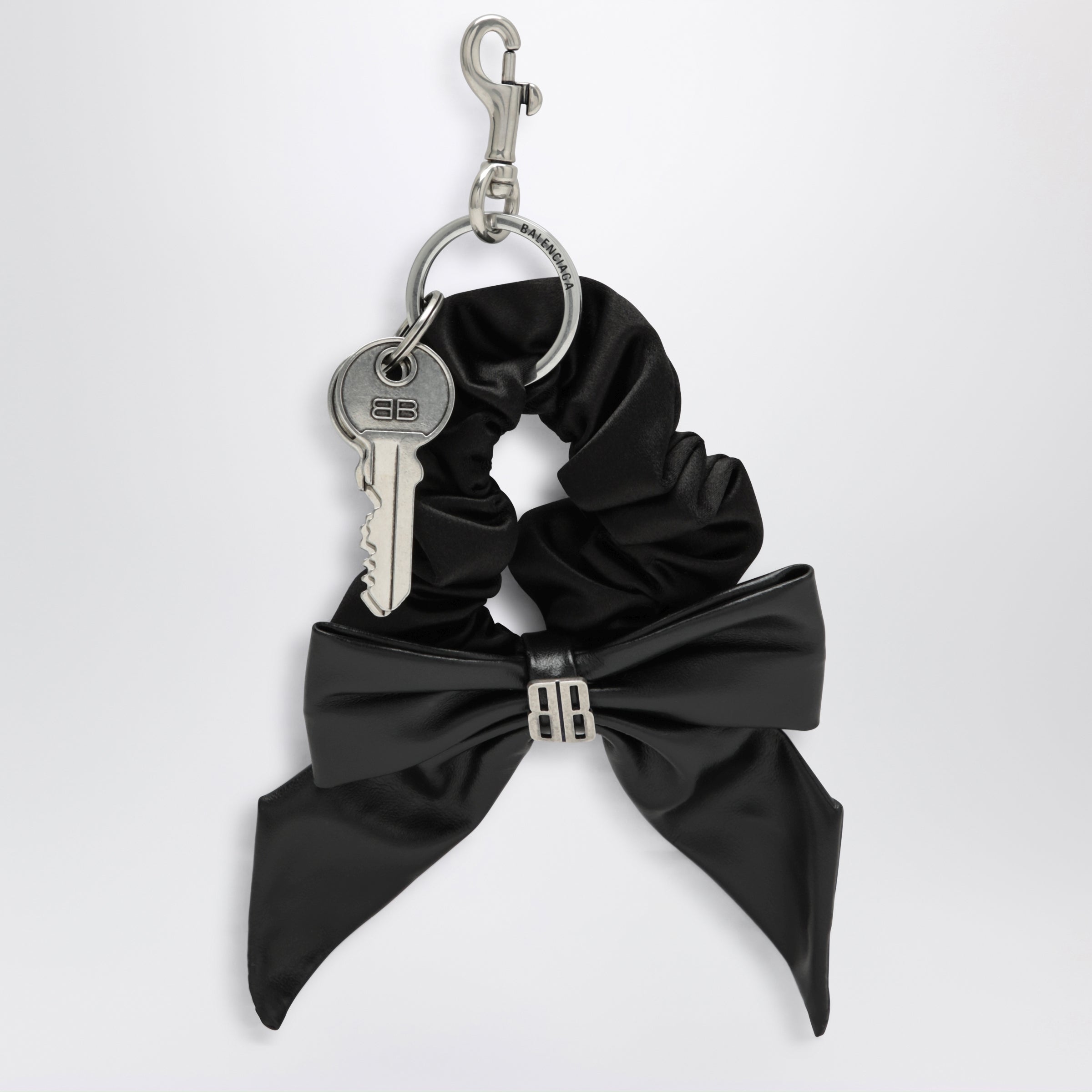 m*u様 BALENCIAGA Typo l Key ring silv Balenciaga Keyring with bow and scrunchie | TheDoubleF