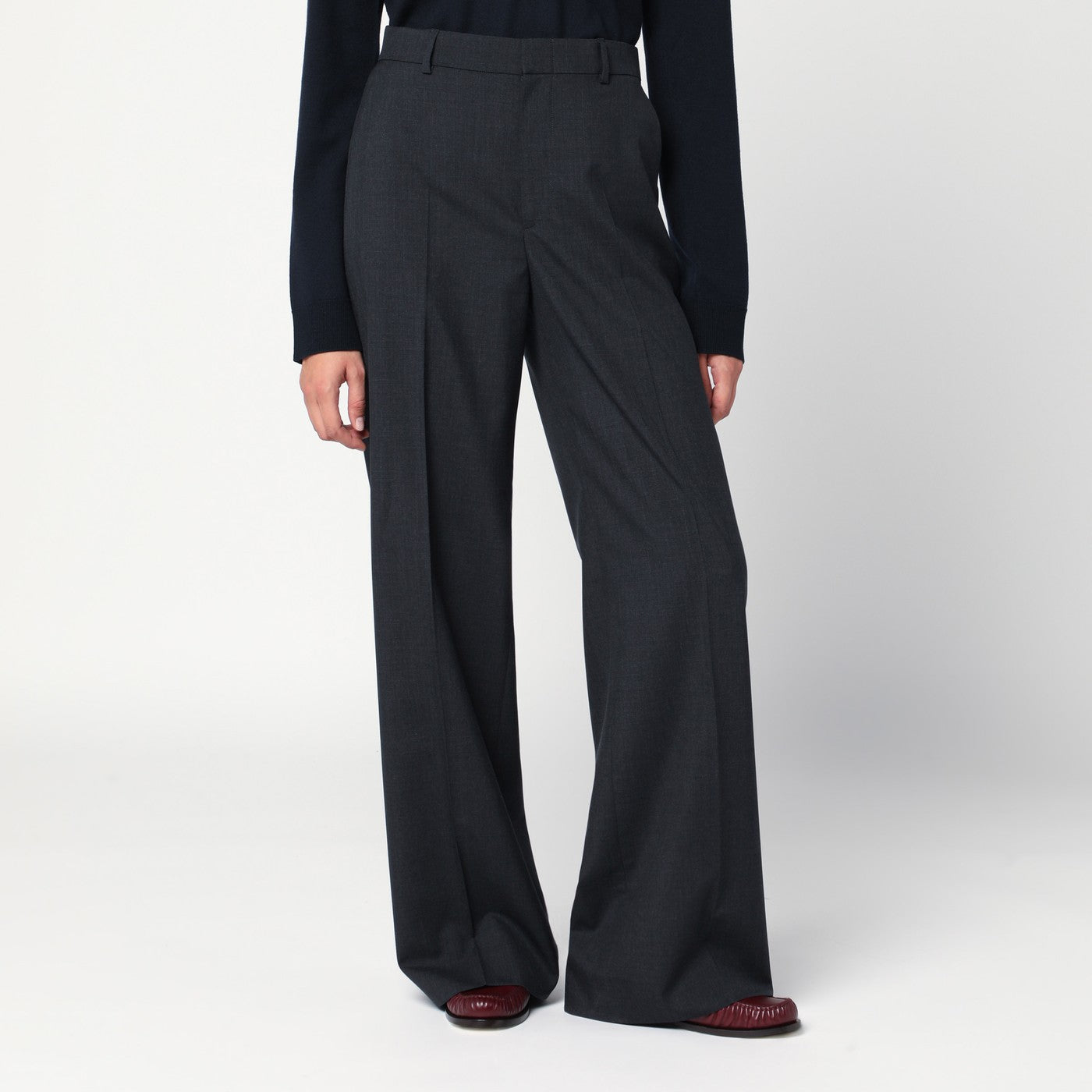 Weite graue Wollhose