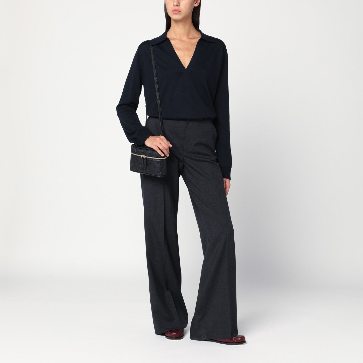 Weite graue Wollhose