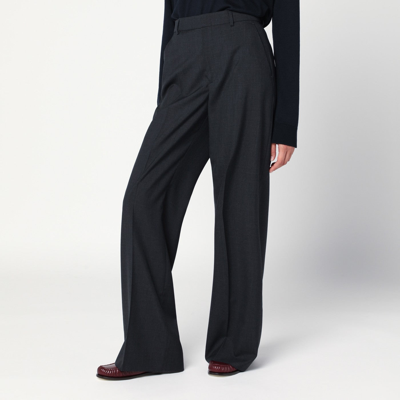 Weite graue Wollhose