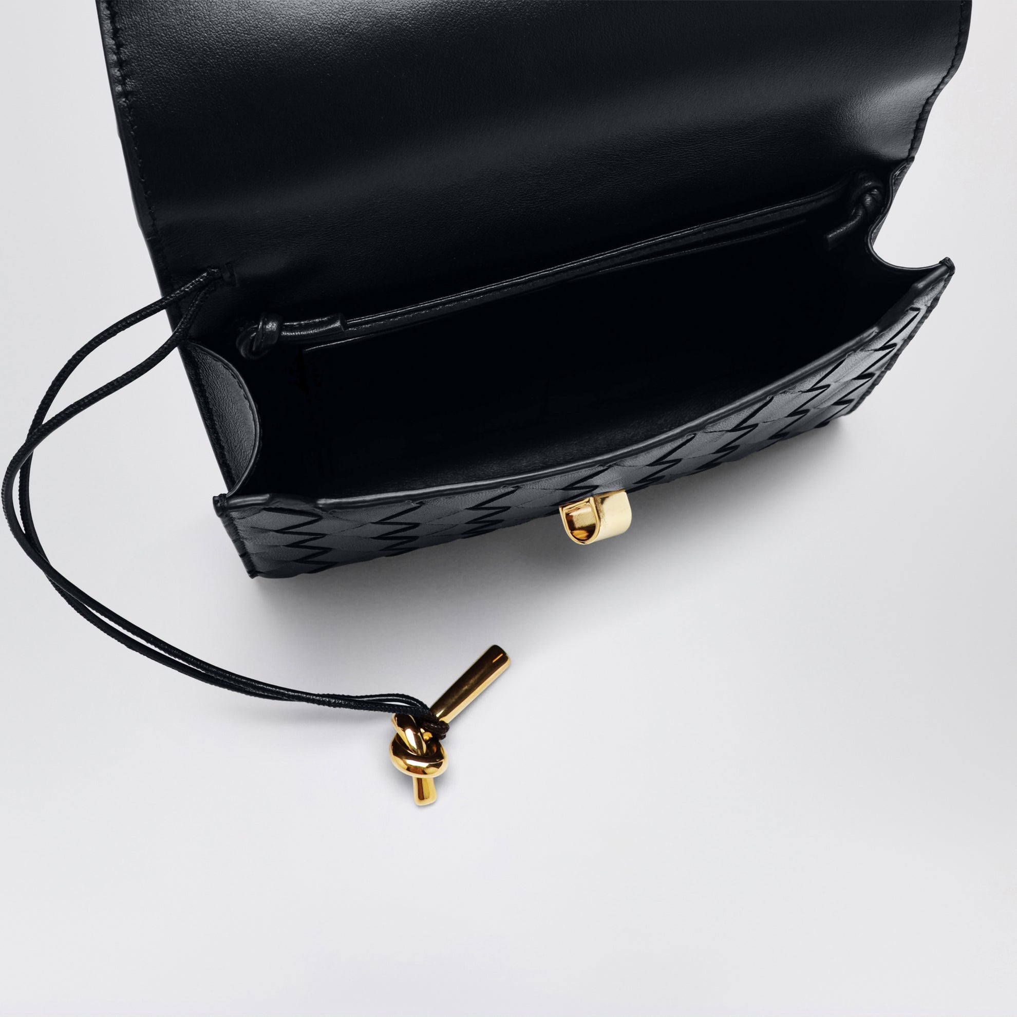 Black Andiamo pouch