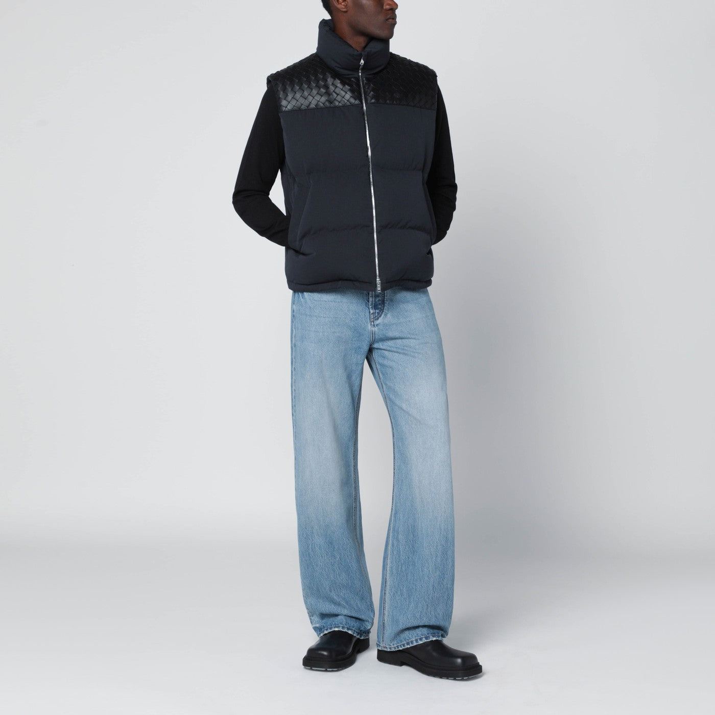 Marineblaue Weste mit Intrecciato-Einsatz