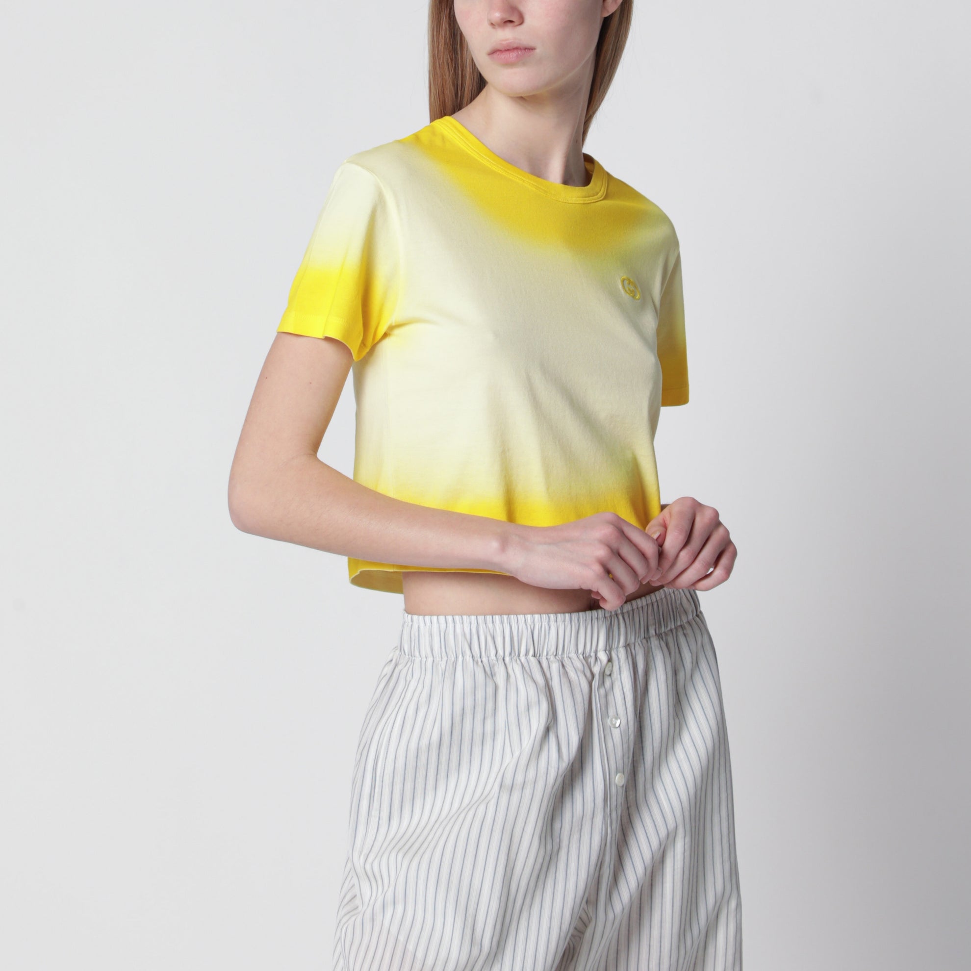 T-shirt cropped gialla effetto sfumato