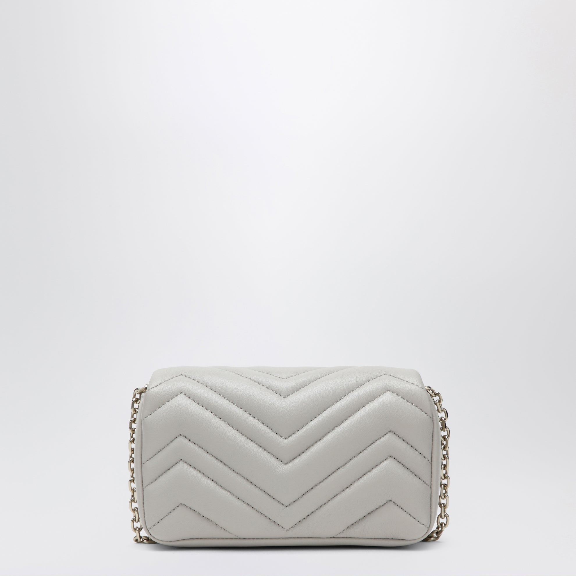 Mini sac bandoulière GG Marmont en cuir matelassé gris clair
