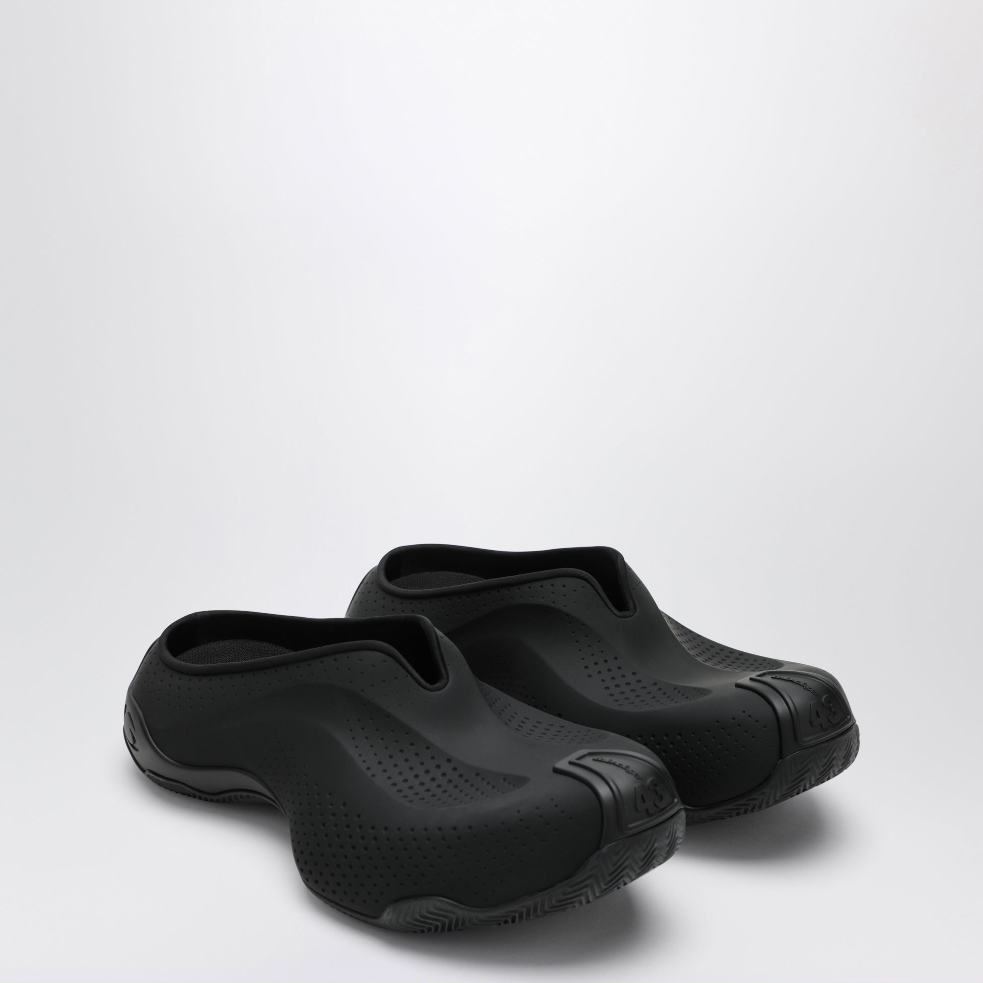 Basketball Mule matte black sneakers