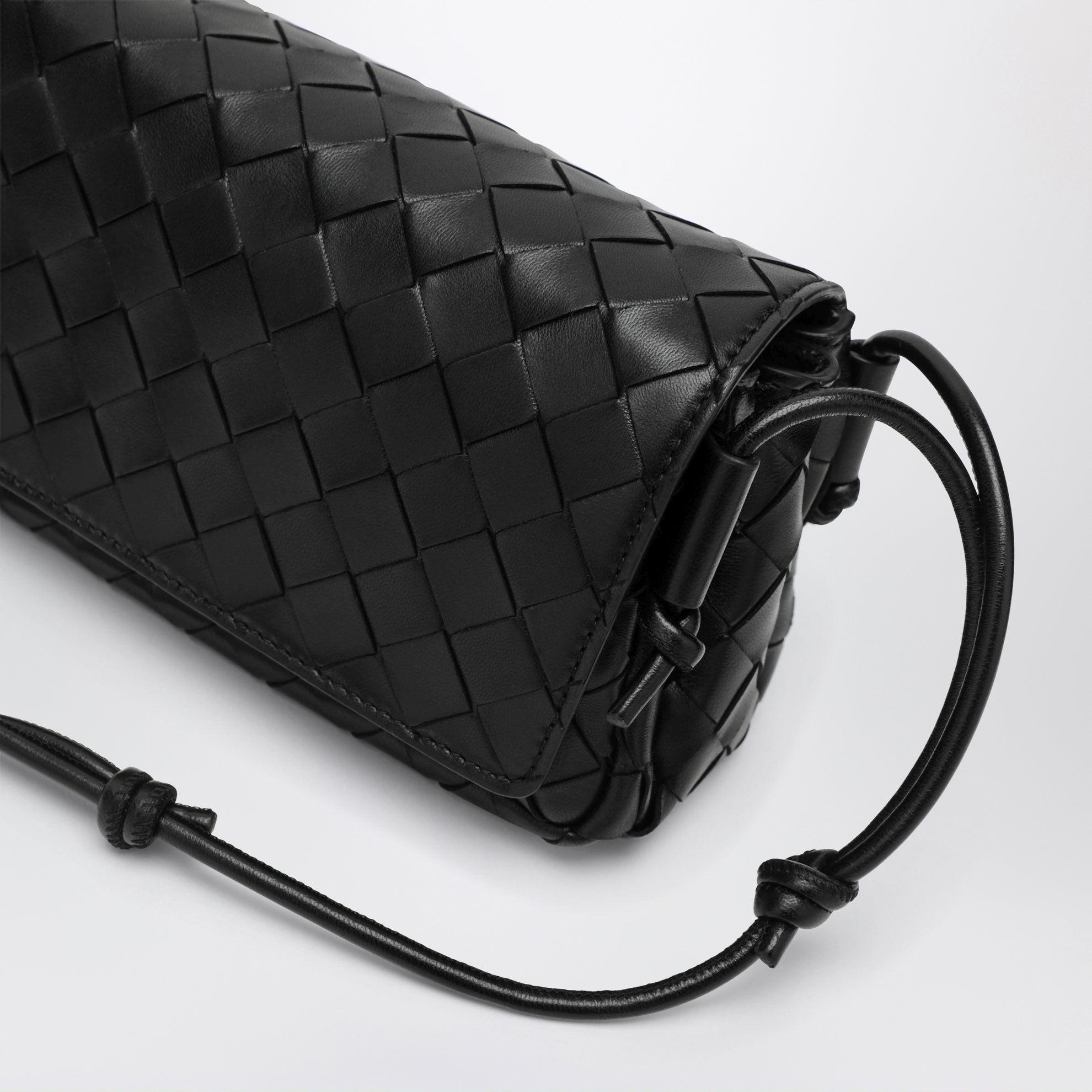Schwarze Notturno-Tasche aus Geflecht